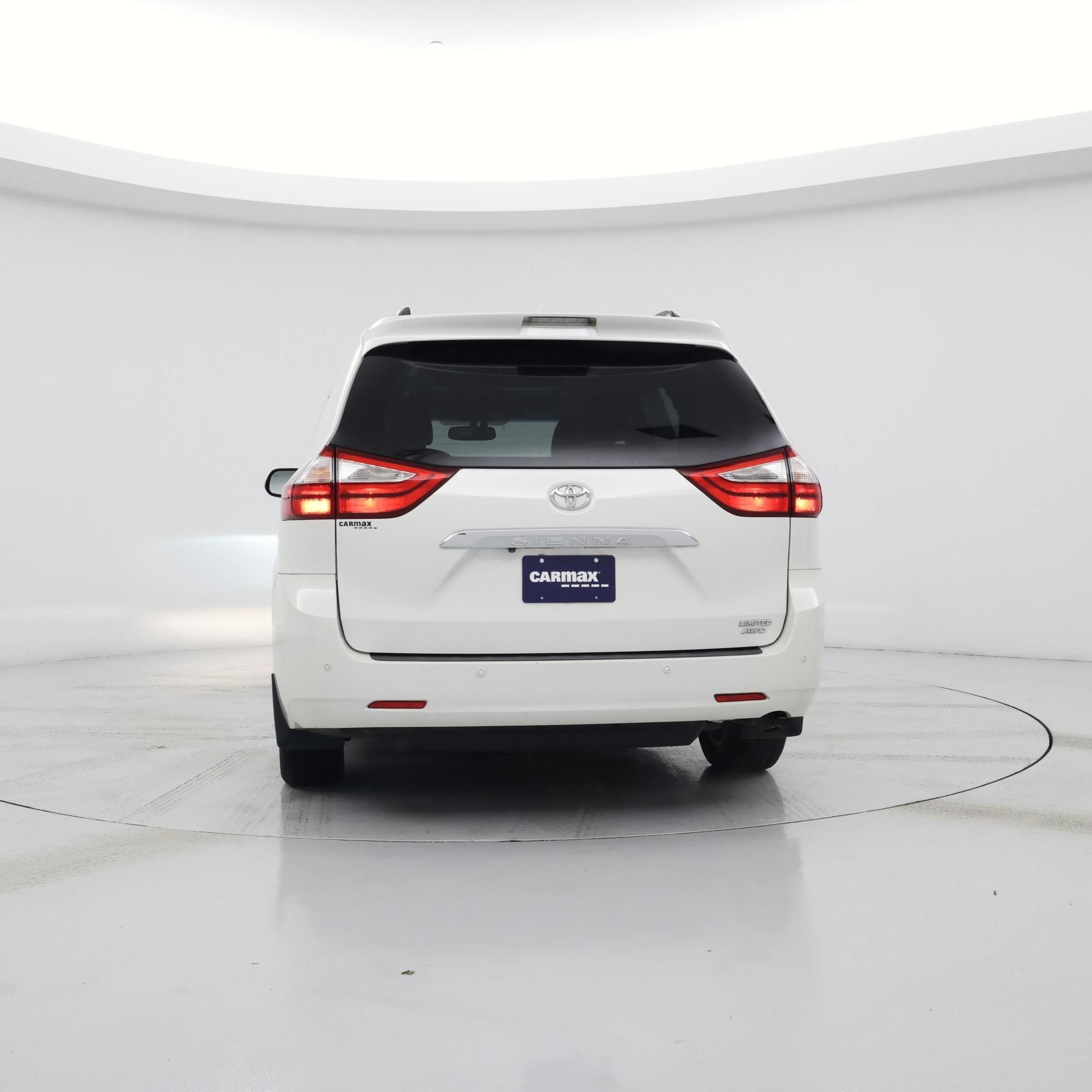 Thumbnail: 2017 Toyota Sienna - 6