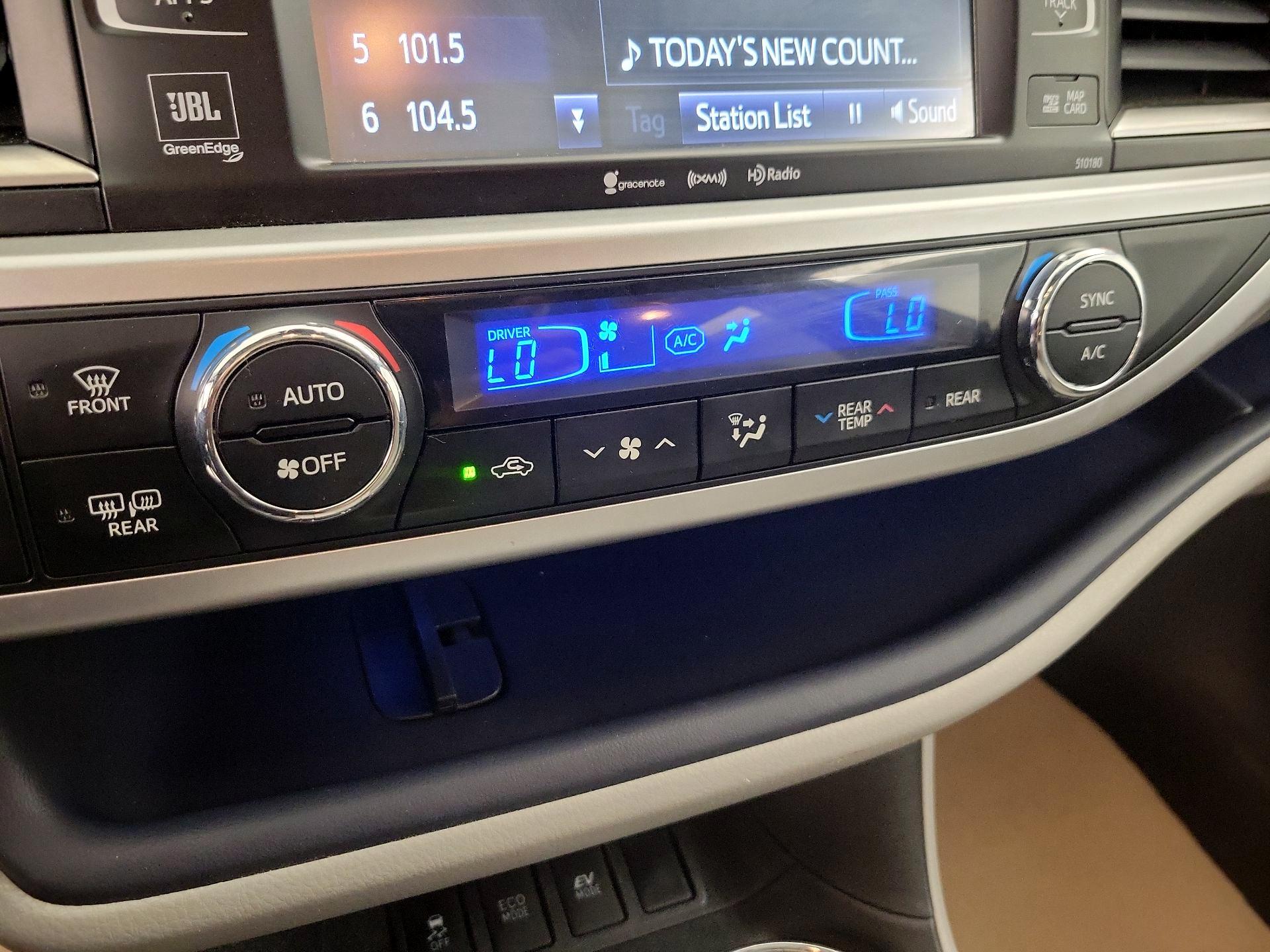 Thumbnail: 2017 Toyota Highlander - 16