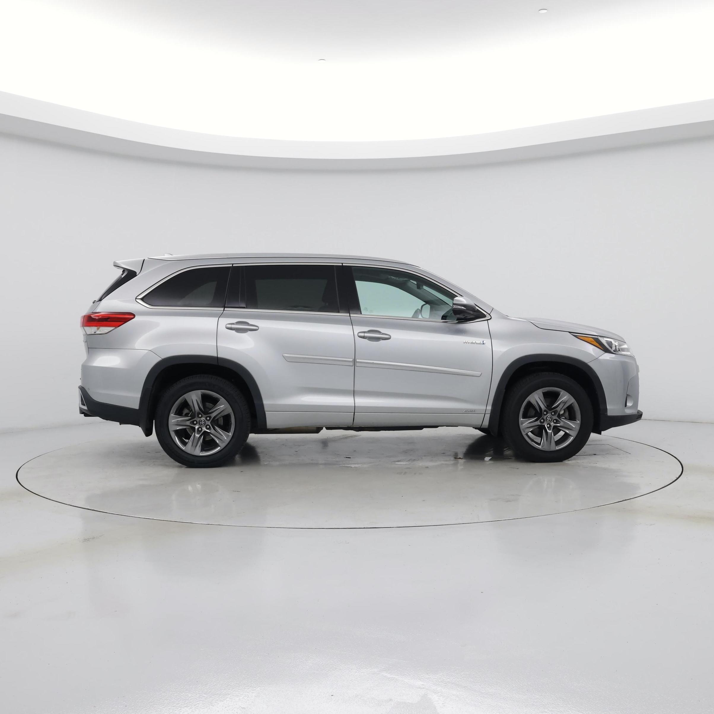Thumbnail: 2017 Toyota Highlander - 7