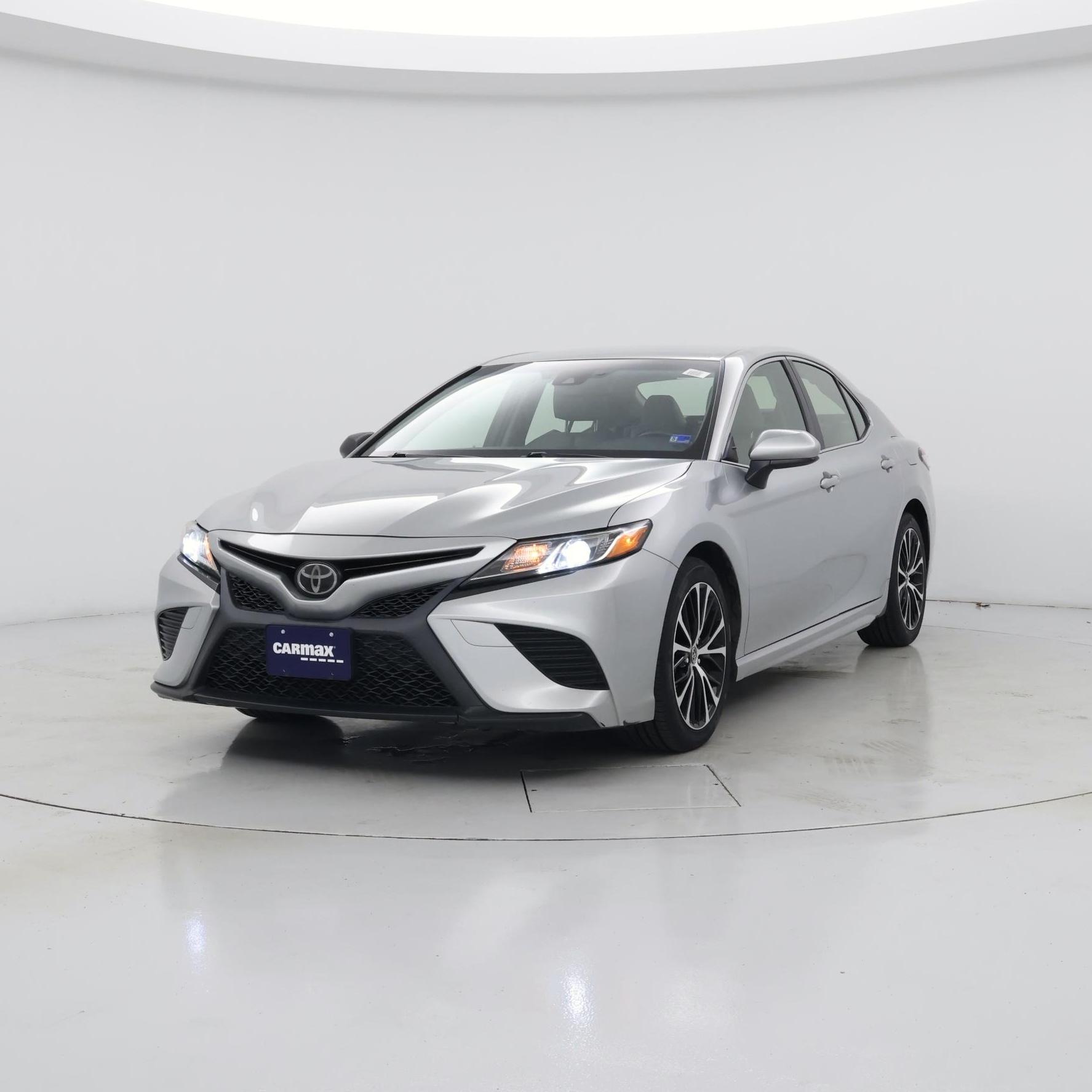 Thumbnail: 2018 Toyota Camry - 4