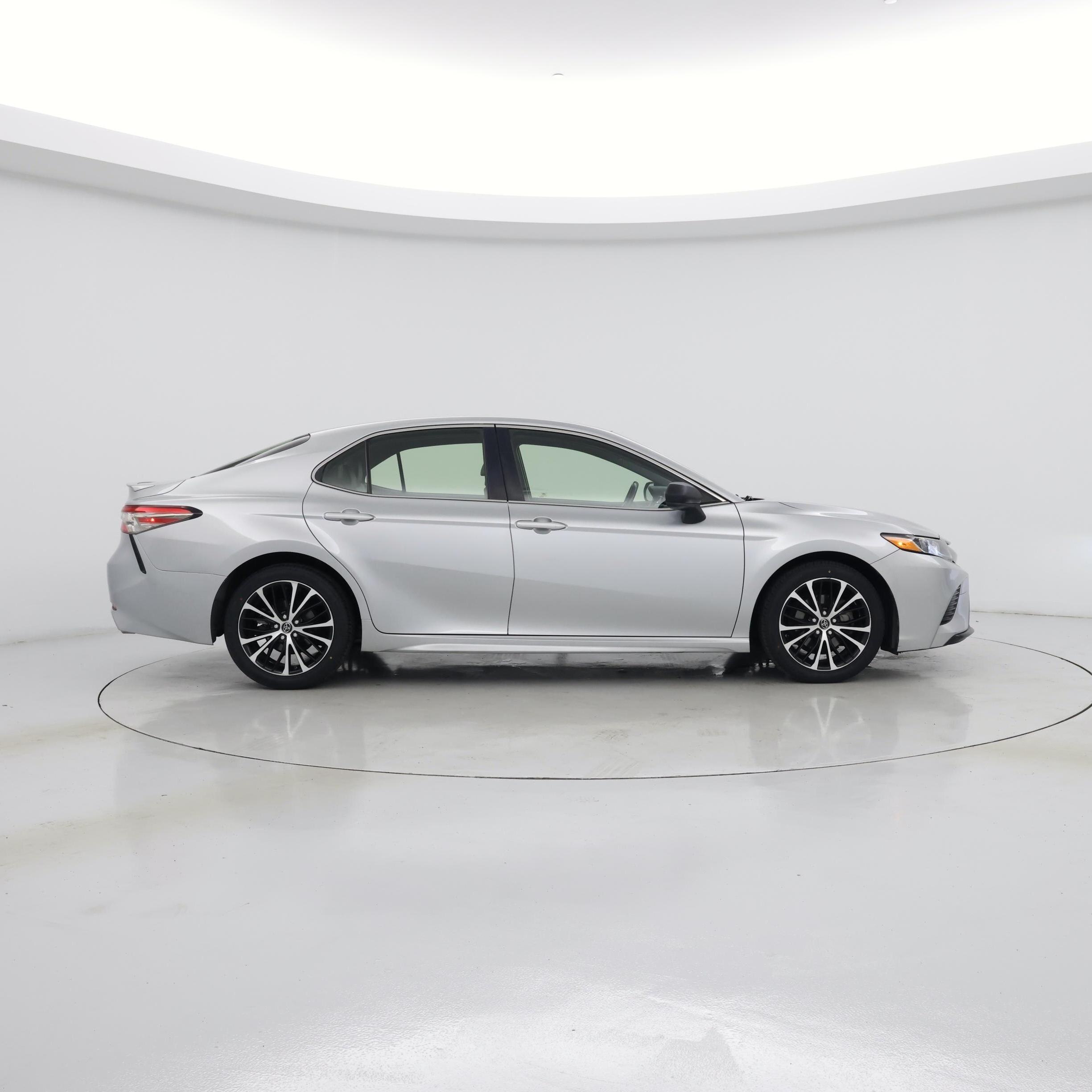 Thumbnail: 2018 Toyota Camry - 7