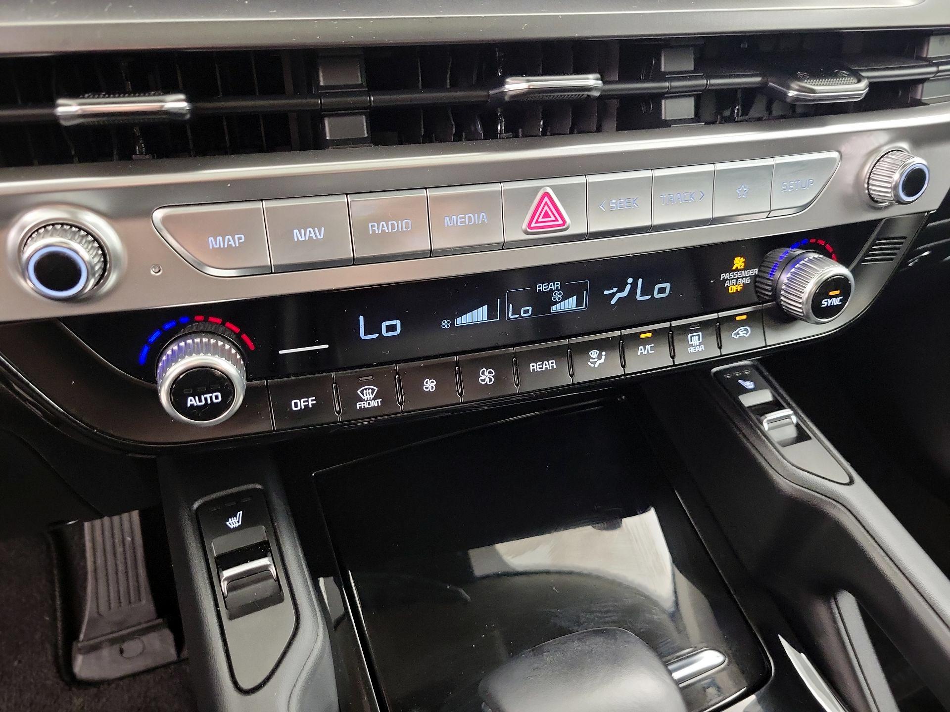 Thumbnail: 2023 Kia Telluride - 17