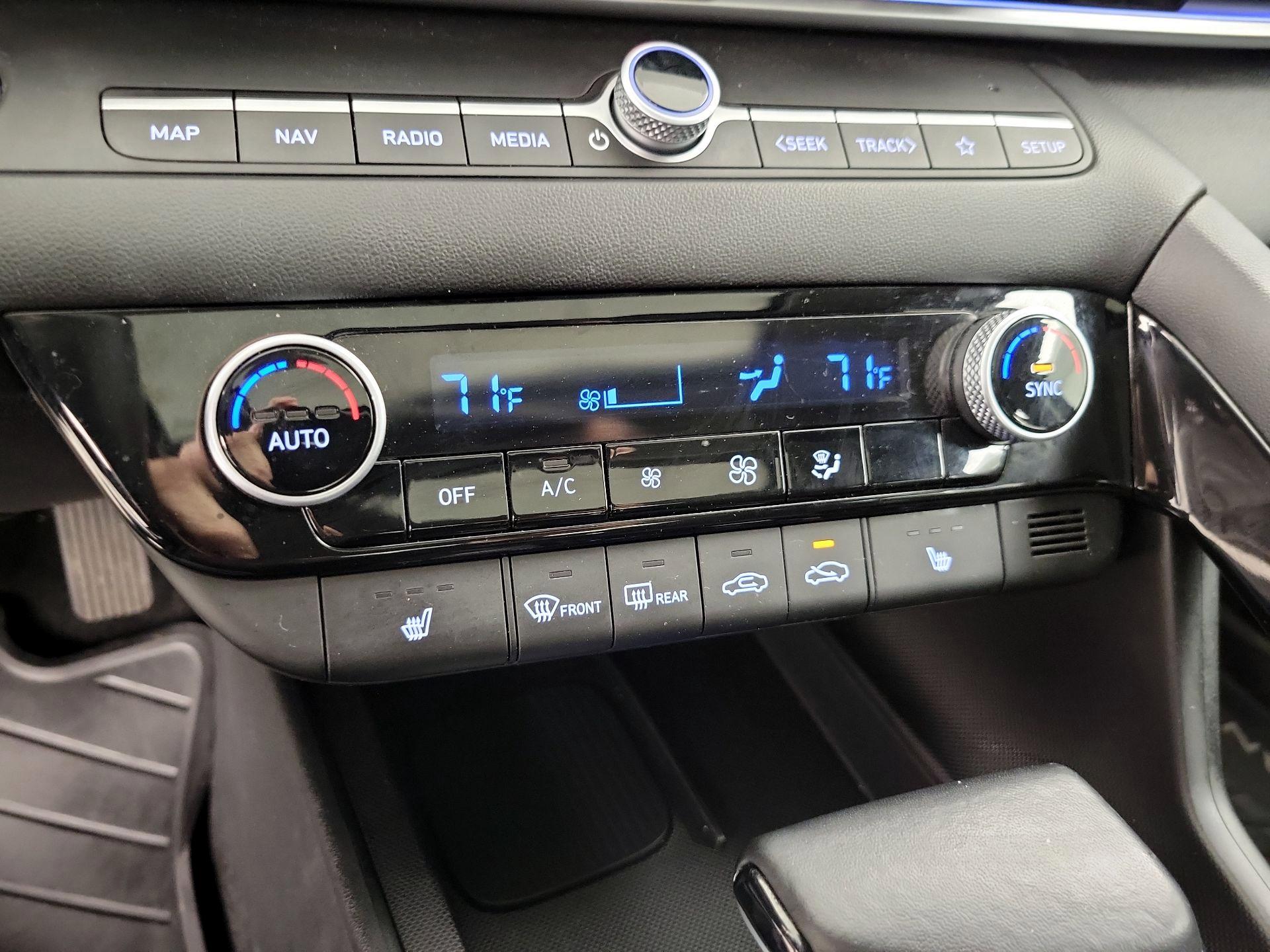 Thumbnail: 2024 Hyundai Elantra - 17