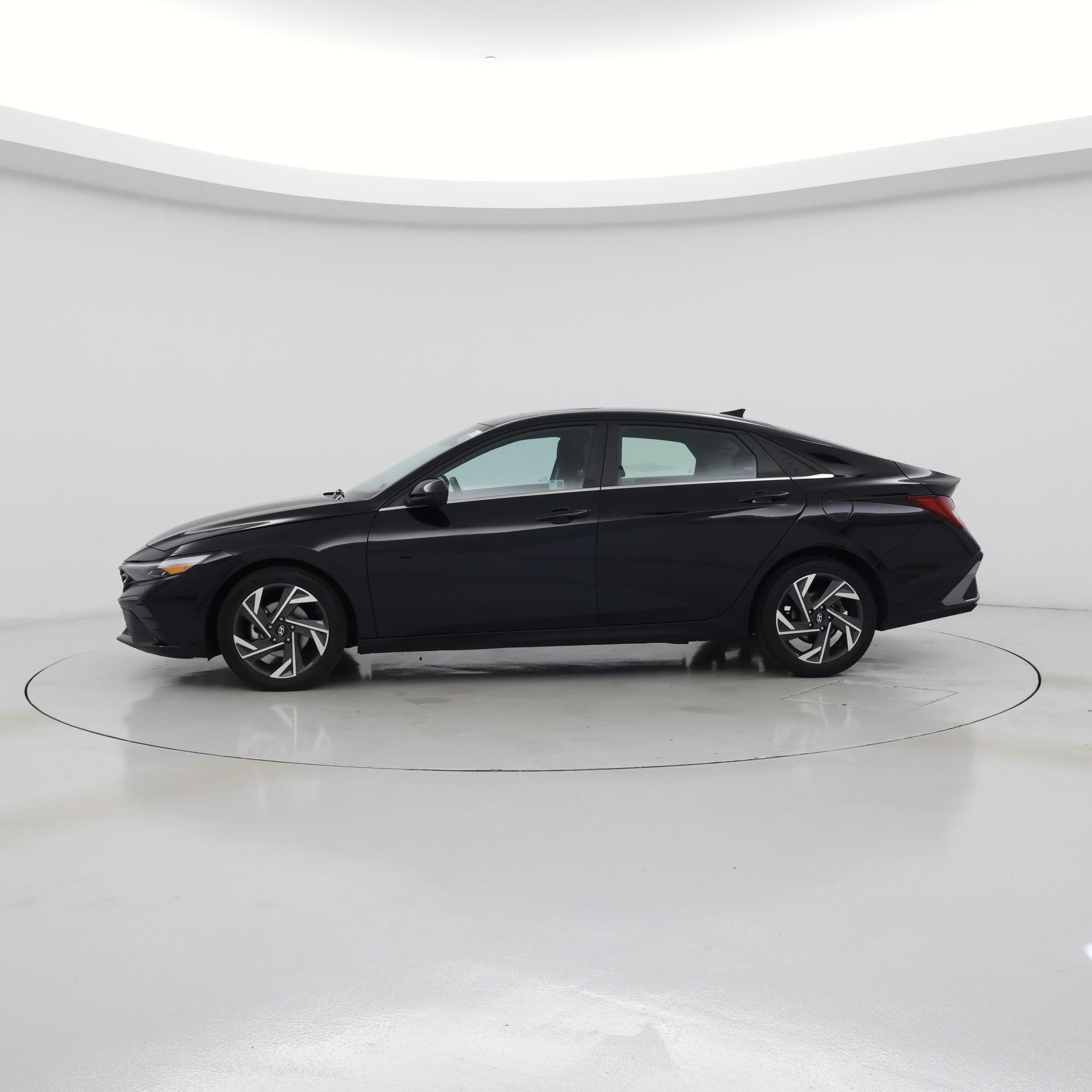 Thumbnail: 2024 Hyundai Elantra - 3
