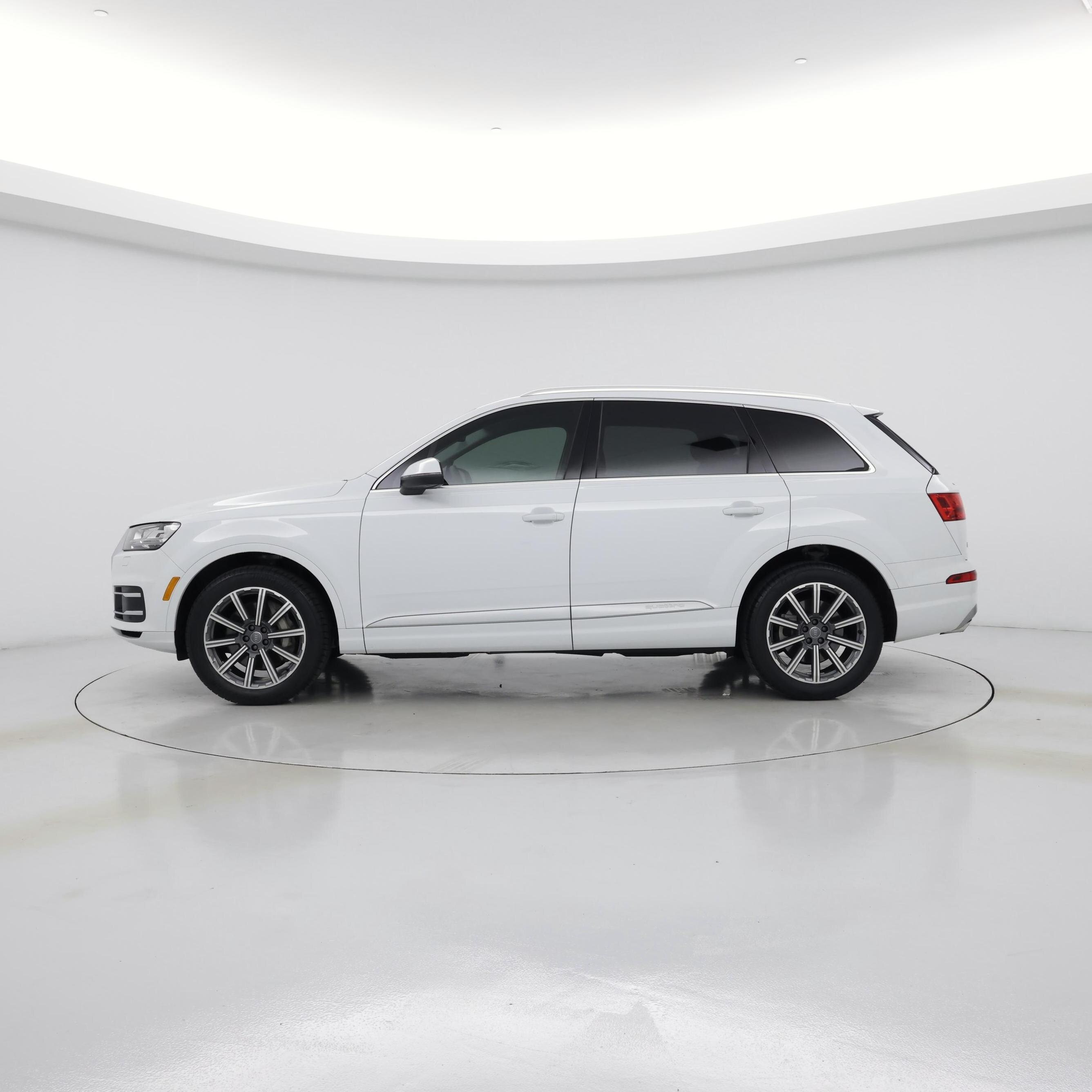 Thumbnail: 2019 Audi Q7 - 3