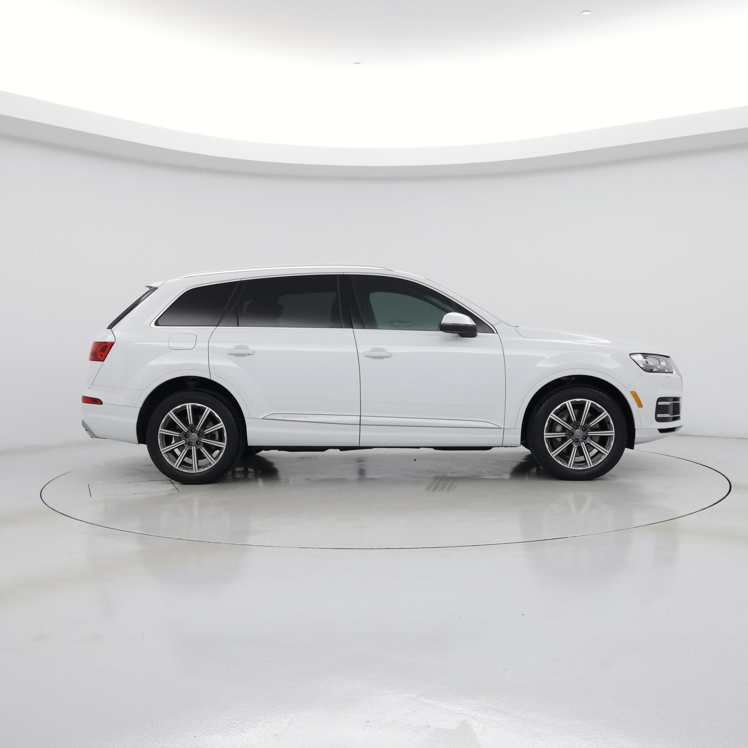 Thumbnail: 2019 Audi Q7 - 7
