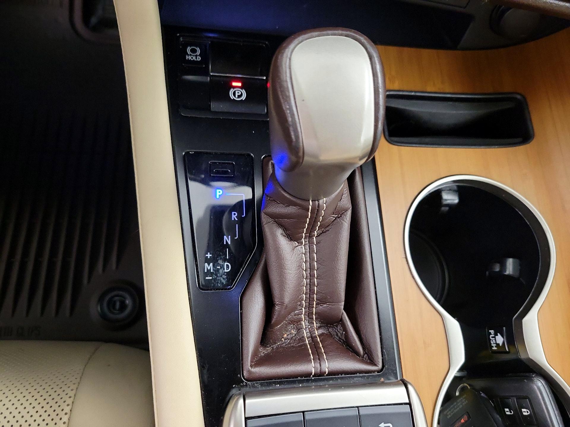 Thumbnail: 2020 Lexus RX - 17