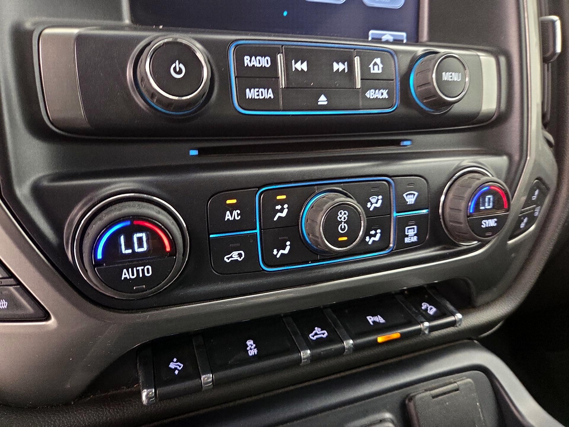 Thumbnail: 2015 Chevrolet Silverado 2500 - 17
