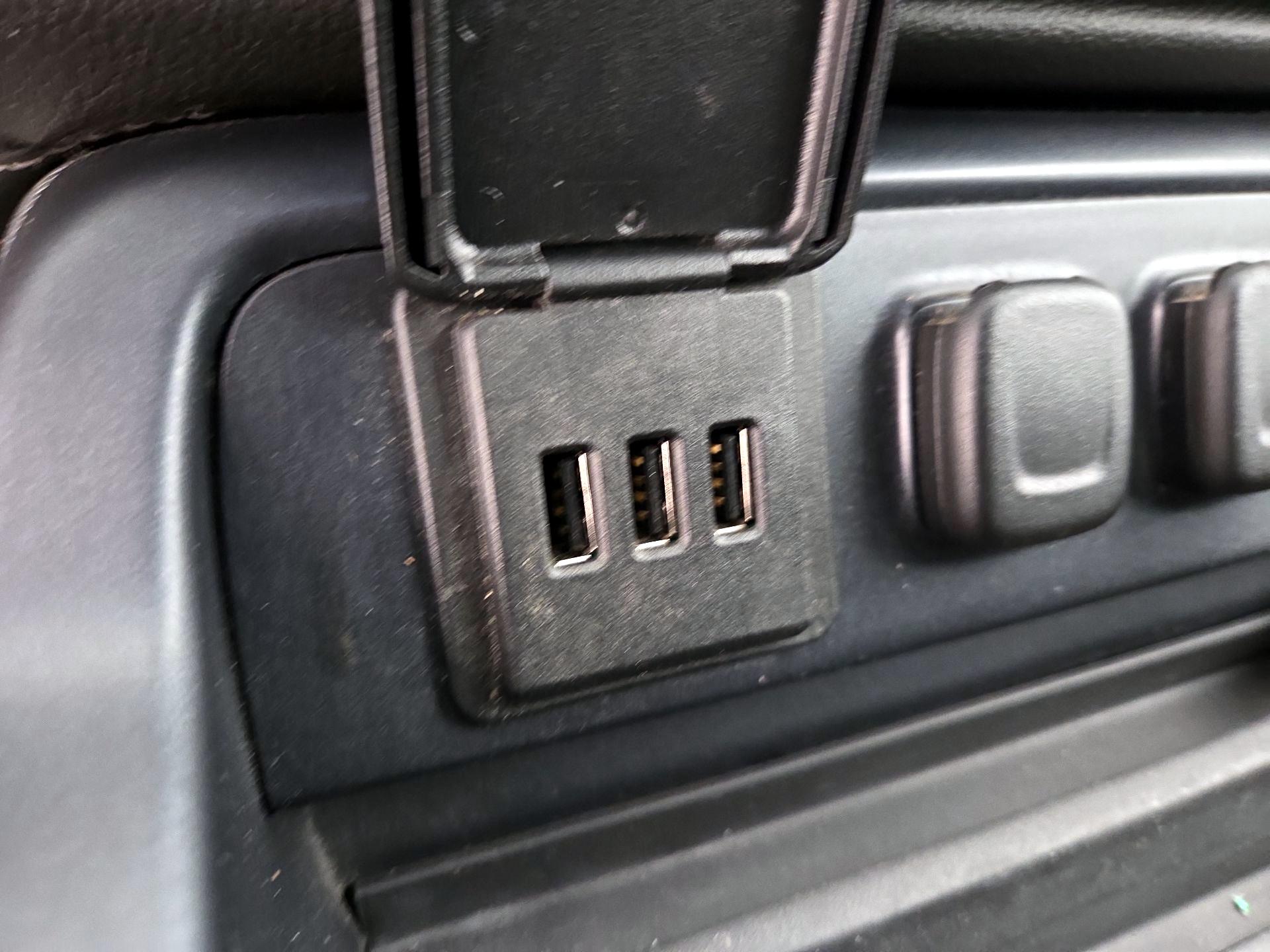 Thumbnail: 2015 Chevrolet Silverado 2500 - 19