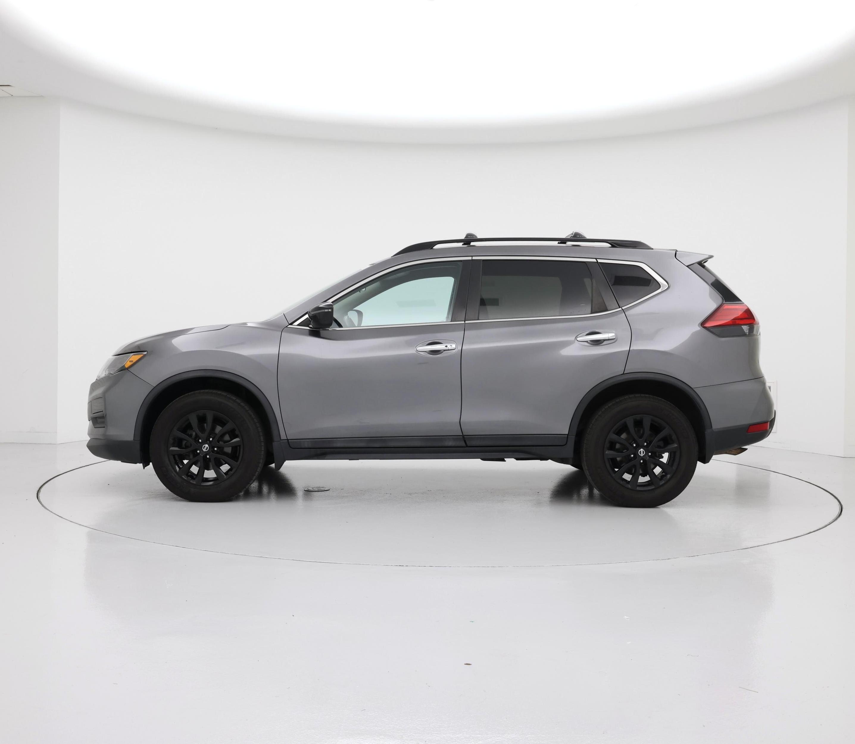 Thumbnail: 2017 Nissan Rogue - 3
