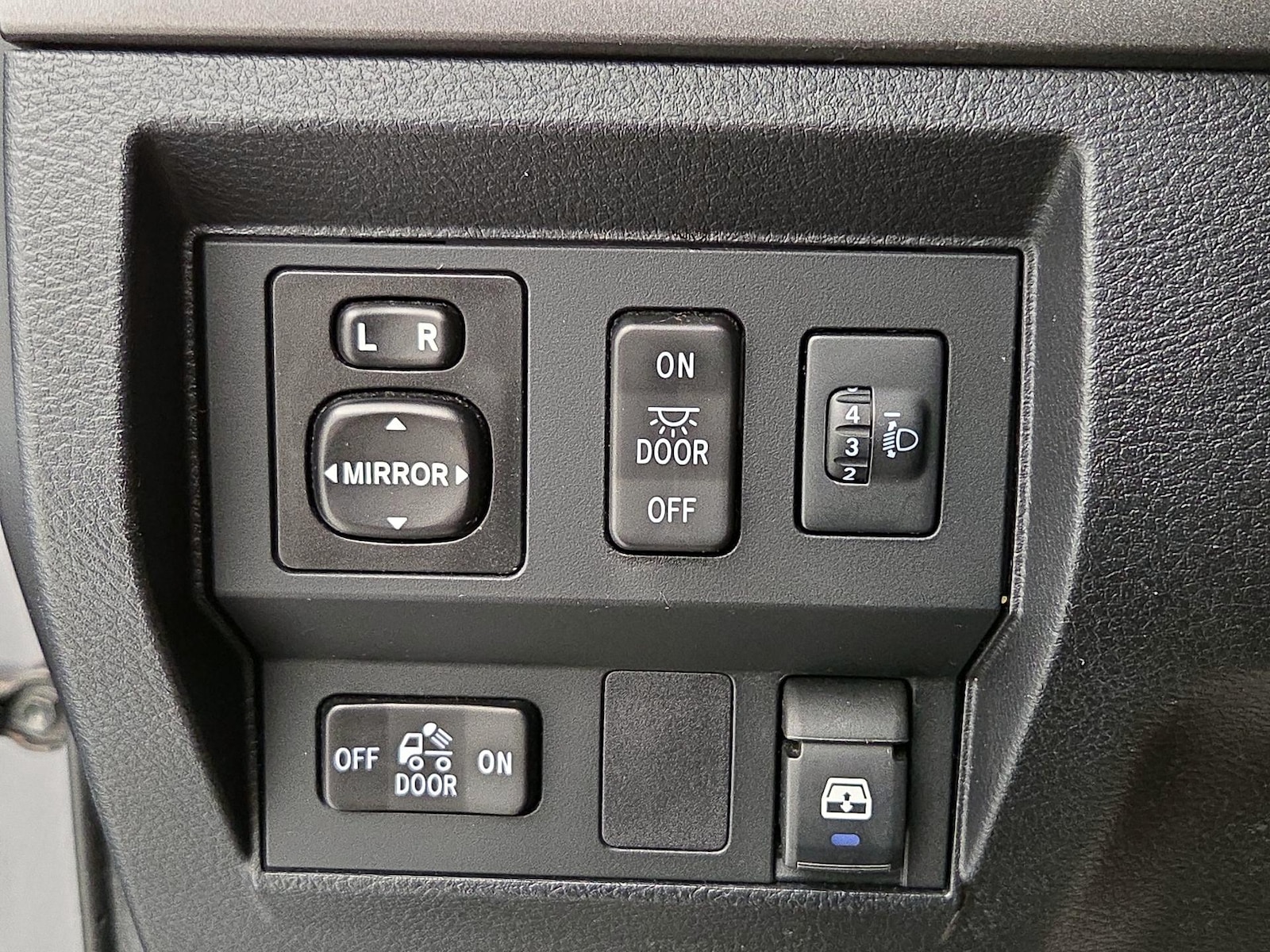 2014 Toyota Tundra SR5 - Photo 14