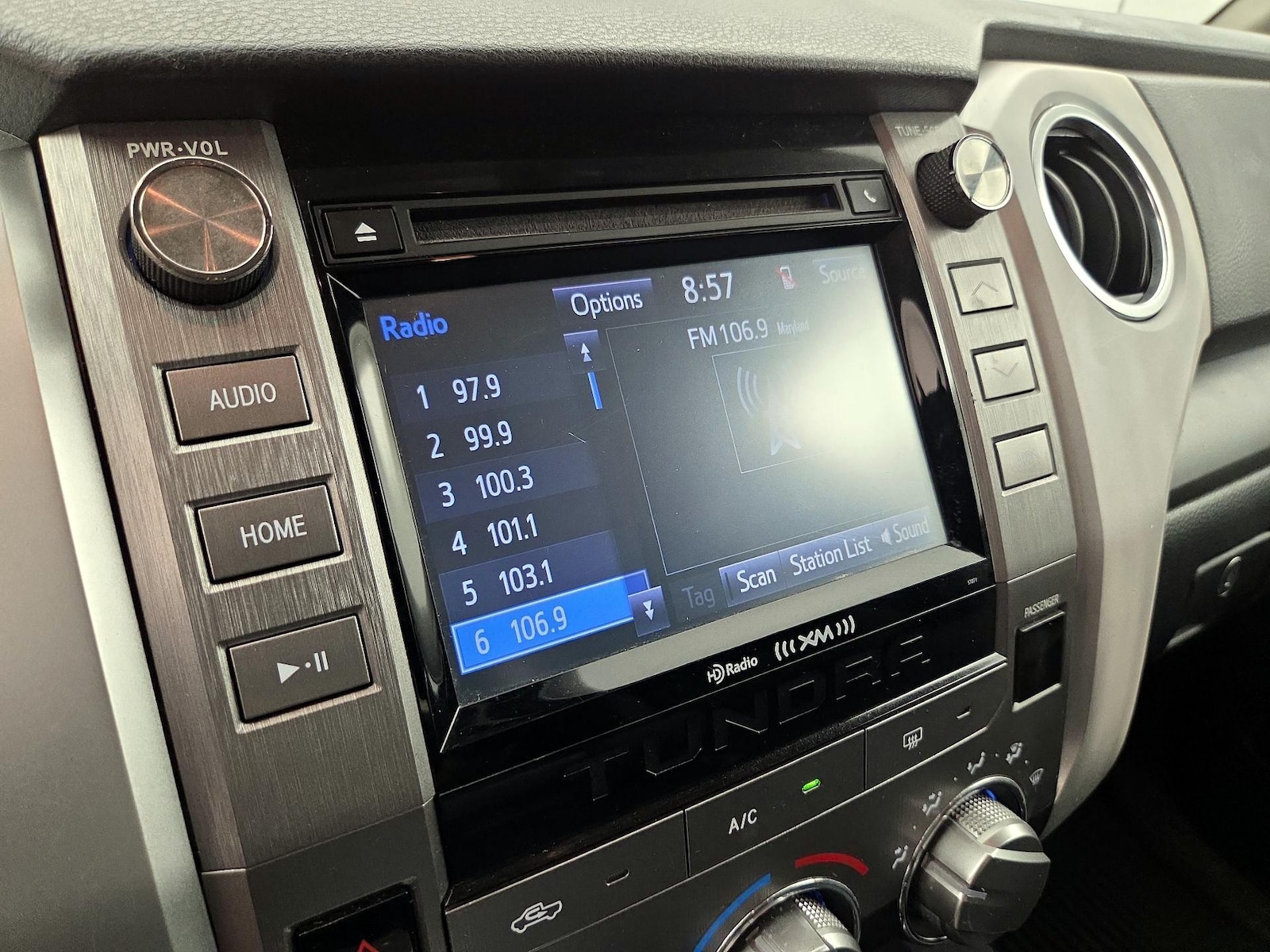 2014 Toyota Tundra SR5 - Photo 16