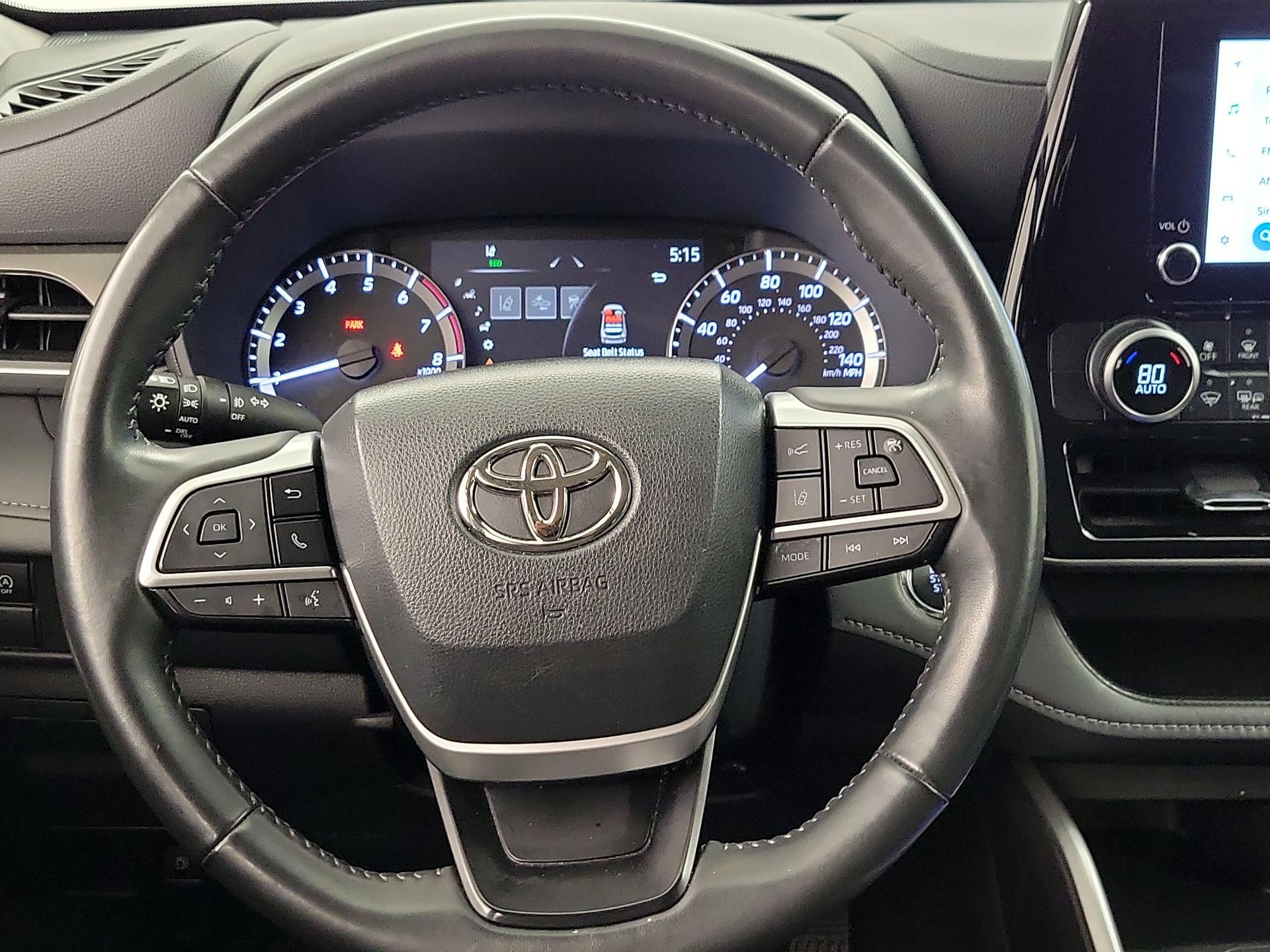 Thumbnail: 2023 Toyota Highlander - 10