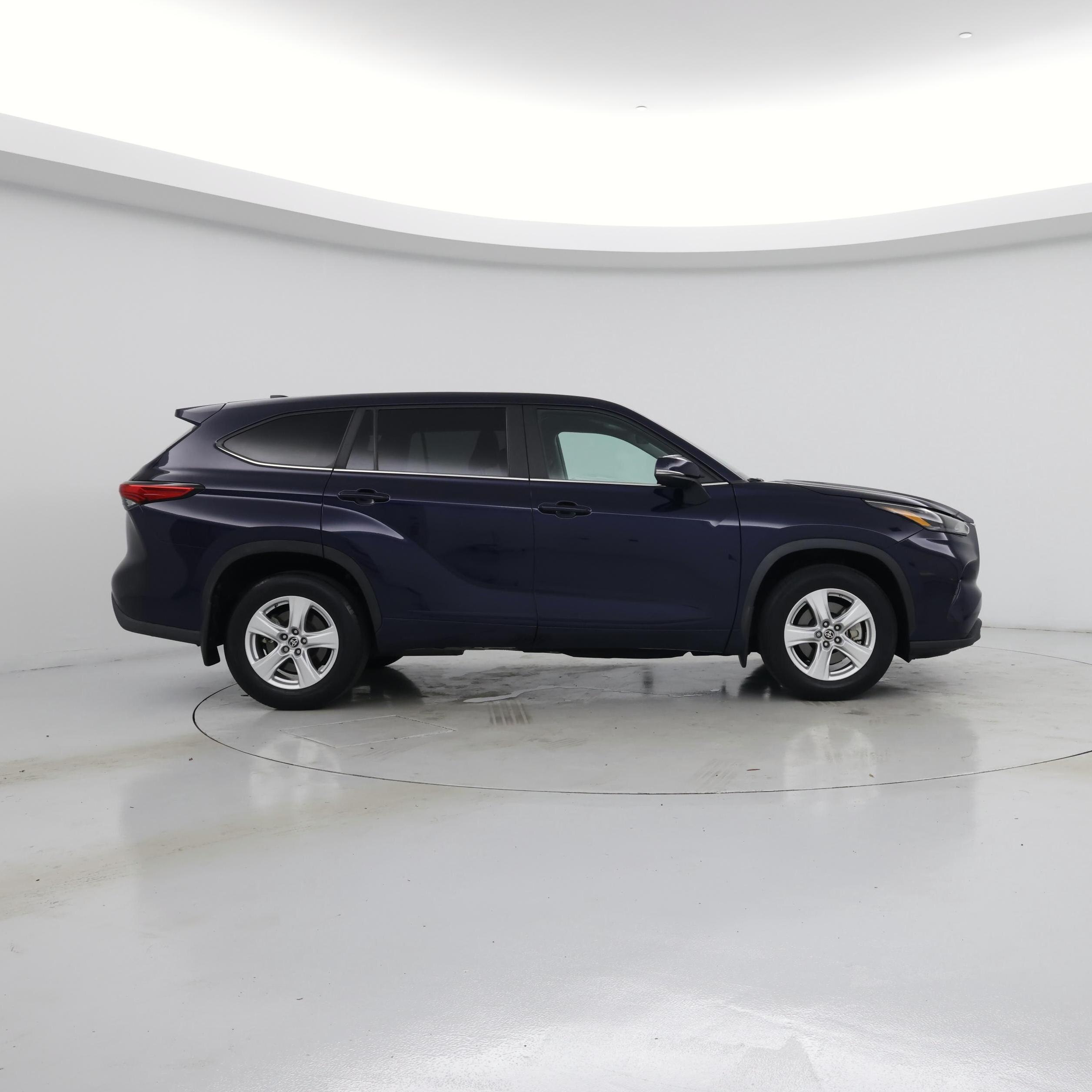 Thumbnail: 2023 Toyota Highlander - 7