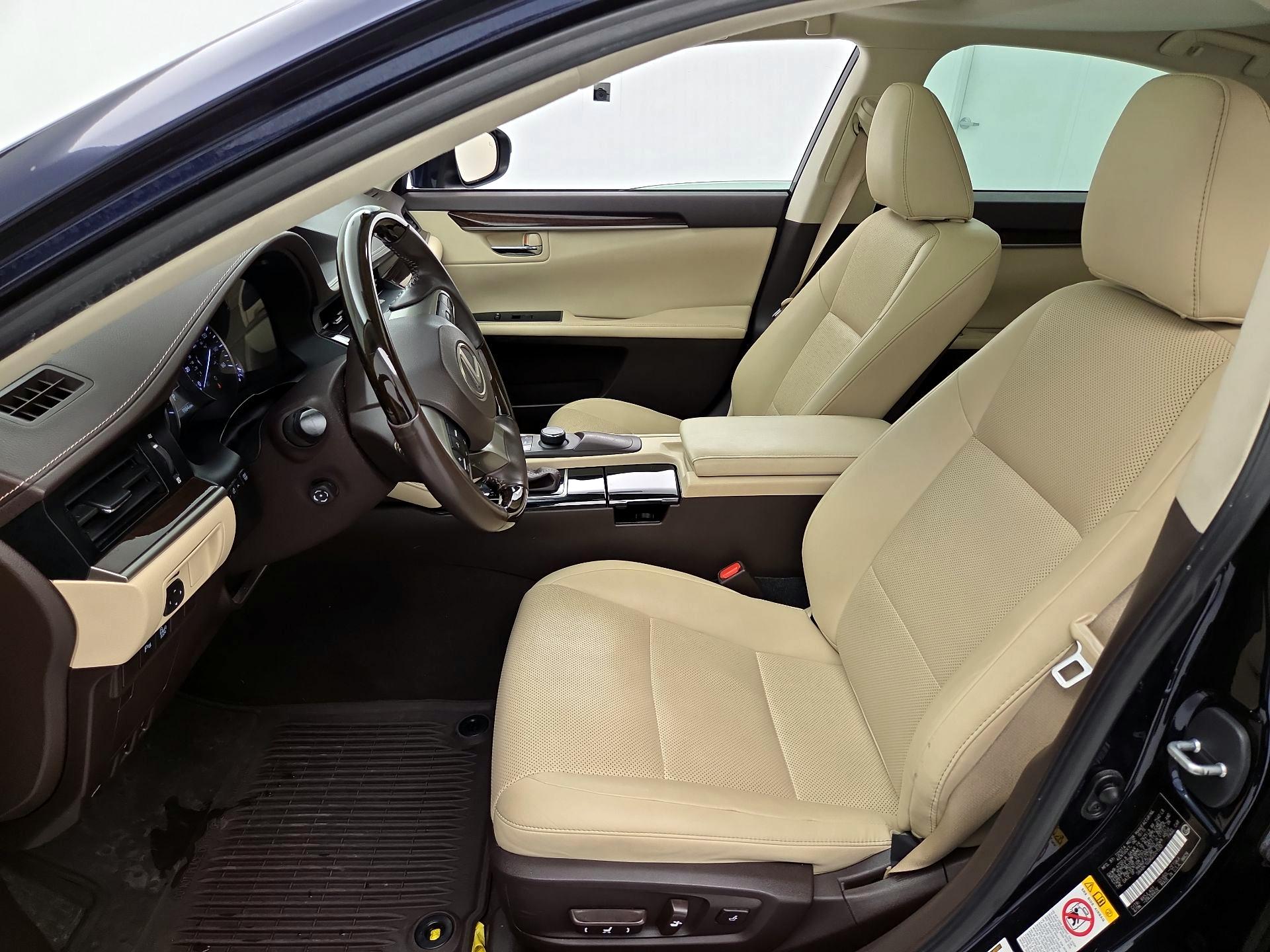 Thumbnail: 2016 Lexus ES - 11