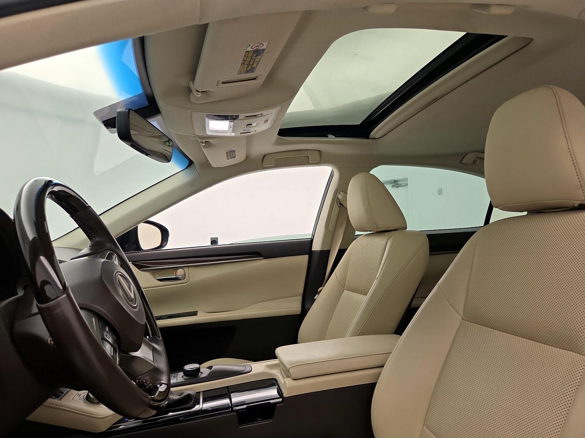 Thumbnail: 2016 Lexus ES - 19