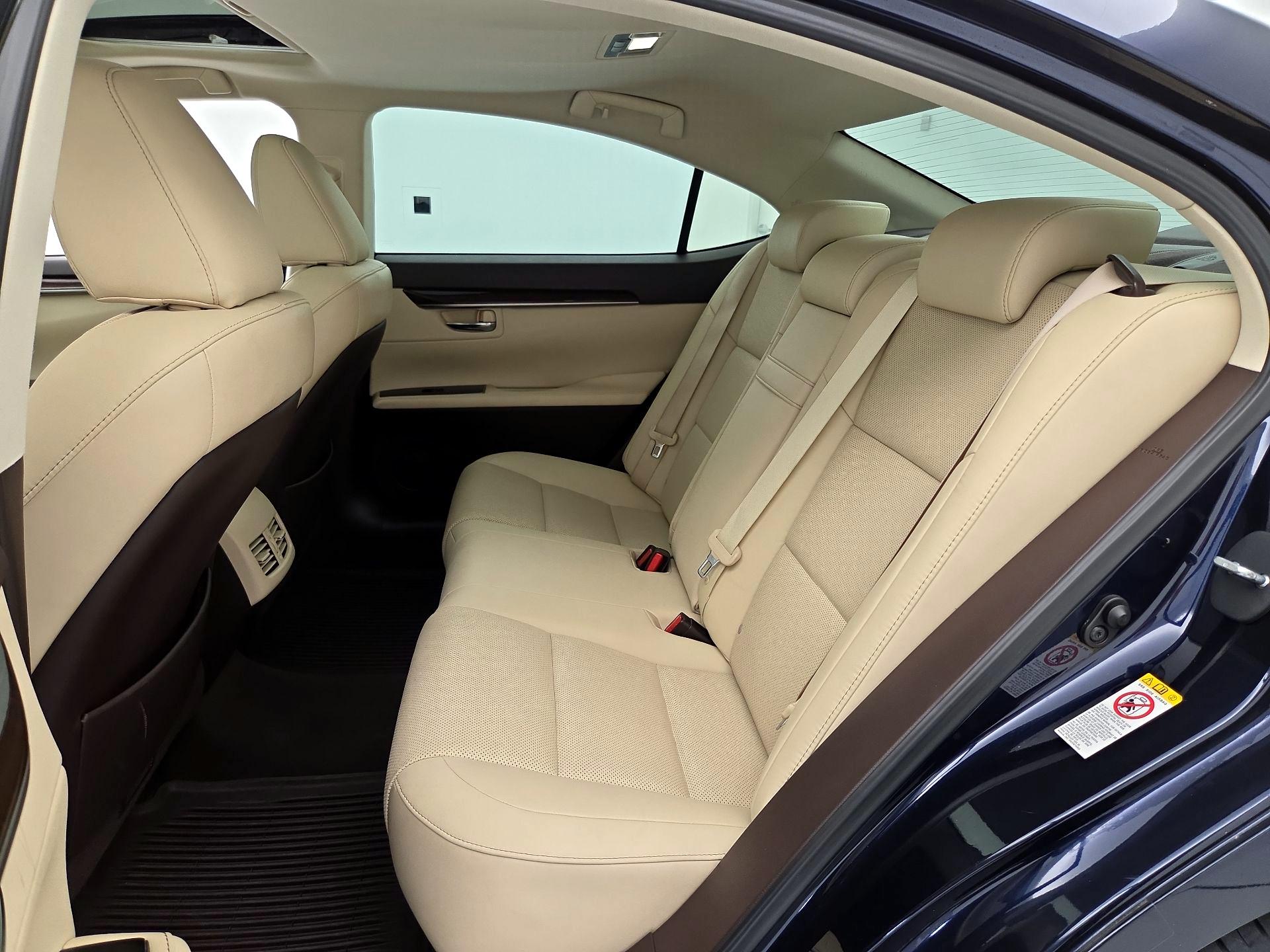Thumbnail: 2016 Lexus ES - 20
