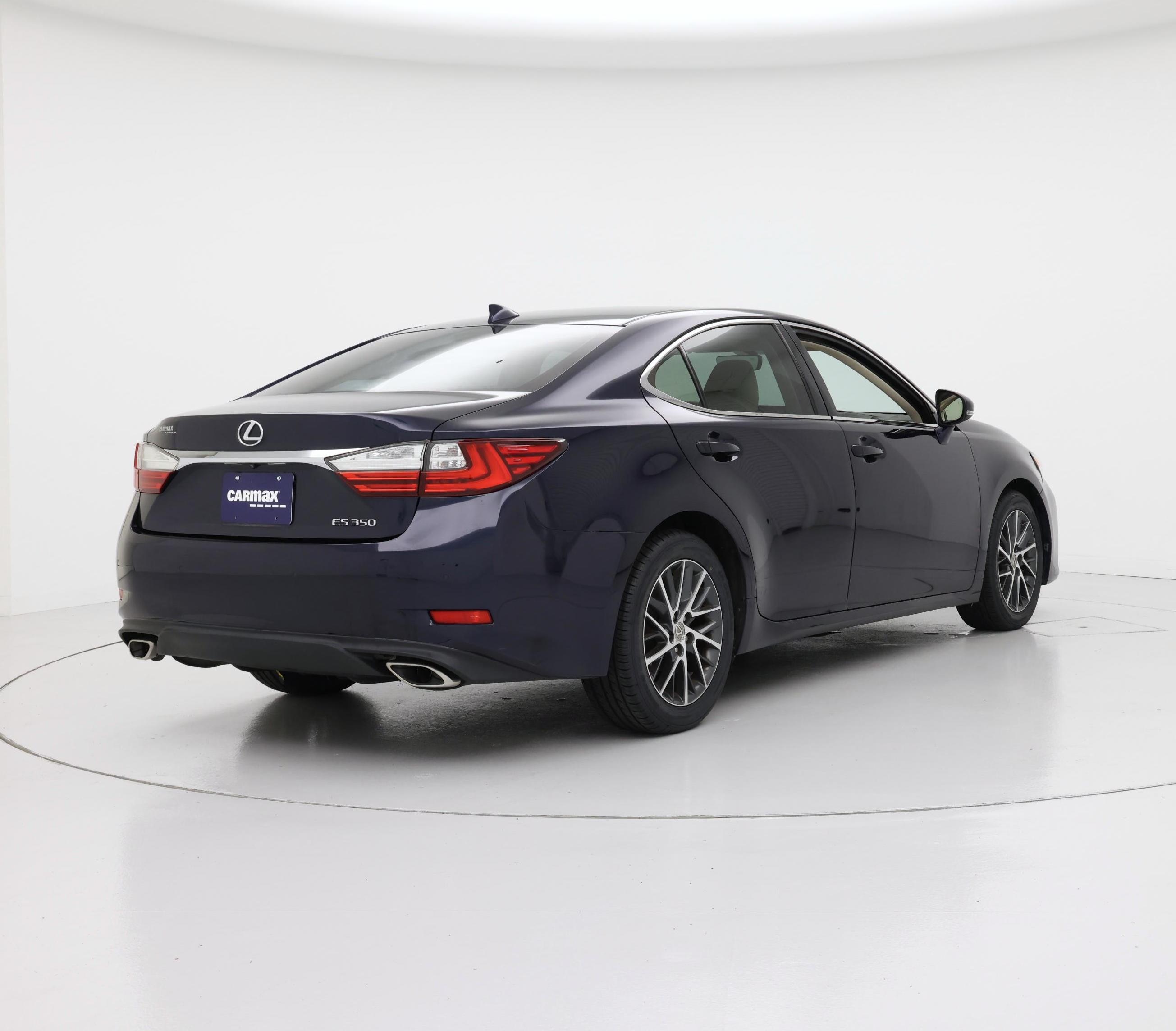 Thumbnail: 2016 Lexus ES - 8