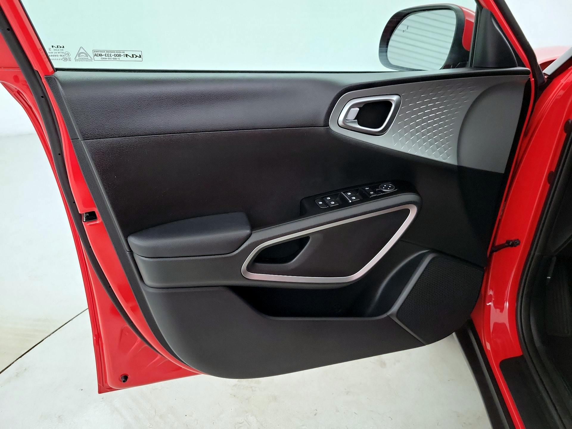 Thumbnail: 2023 Kia Soul - 12