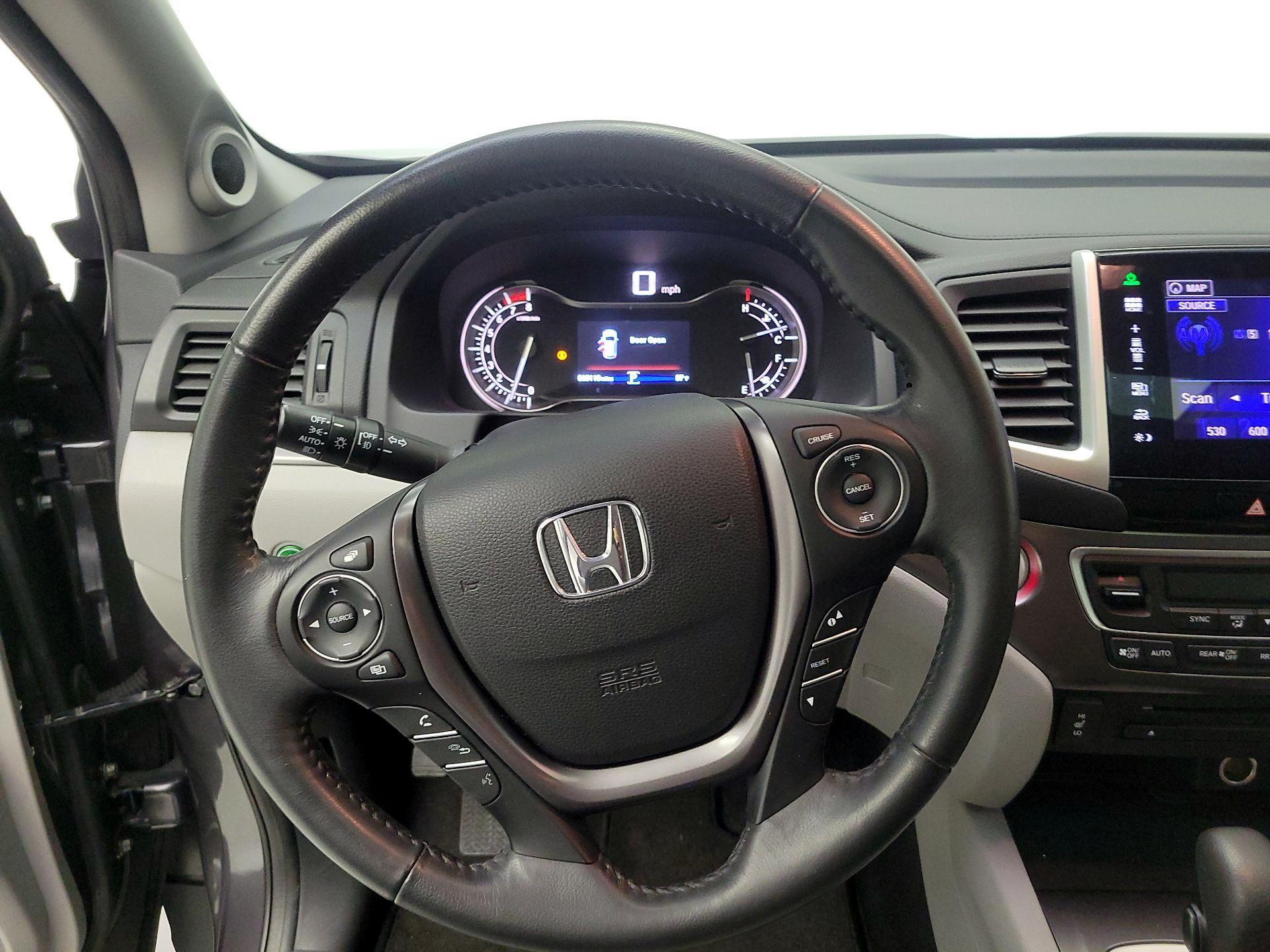 Thumbnail: 2016 Honda Pilot - 10