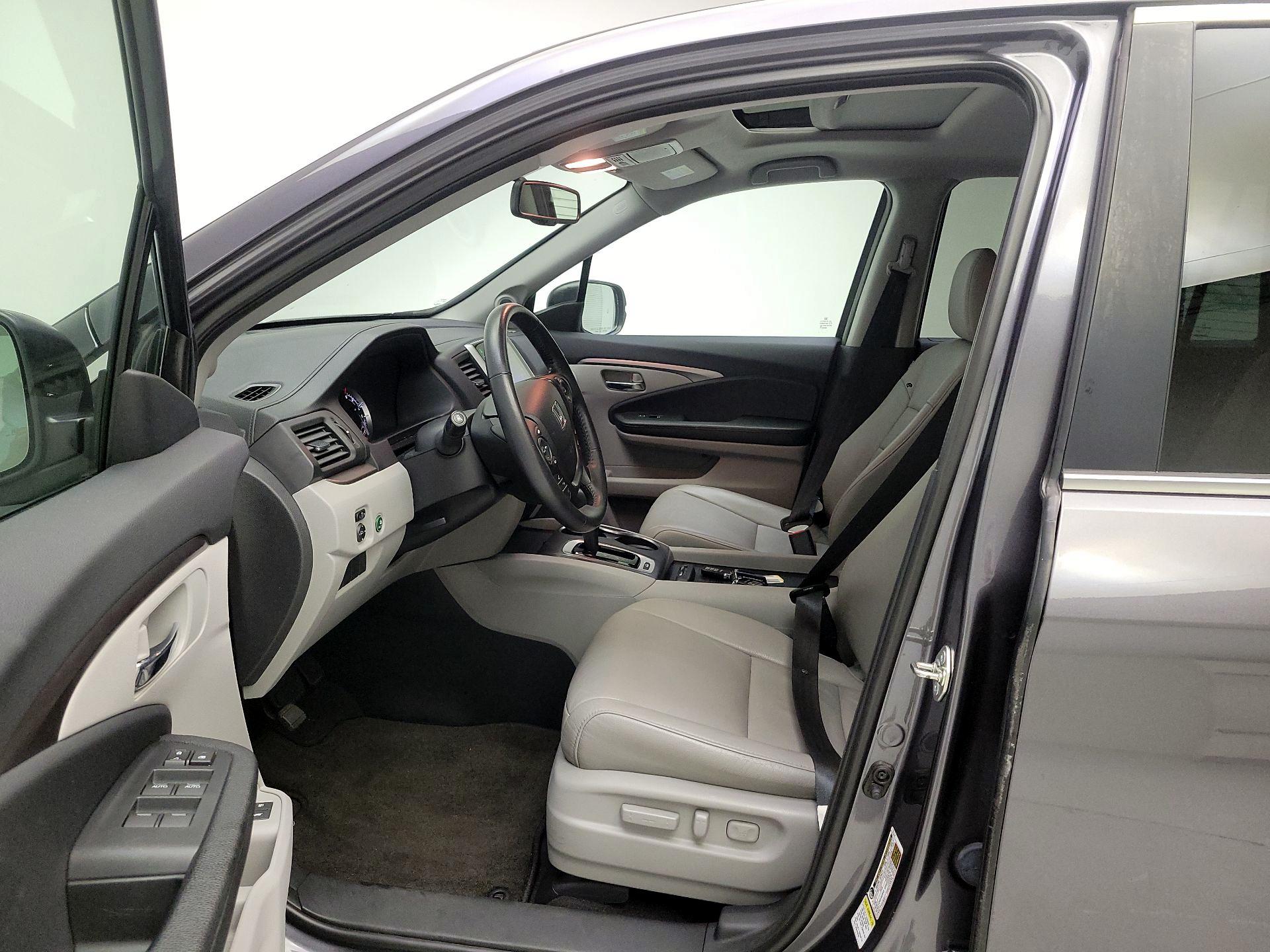 Thumbnail: 2016 Honda Pilot - 11