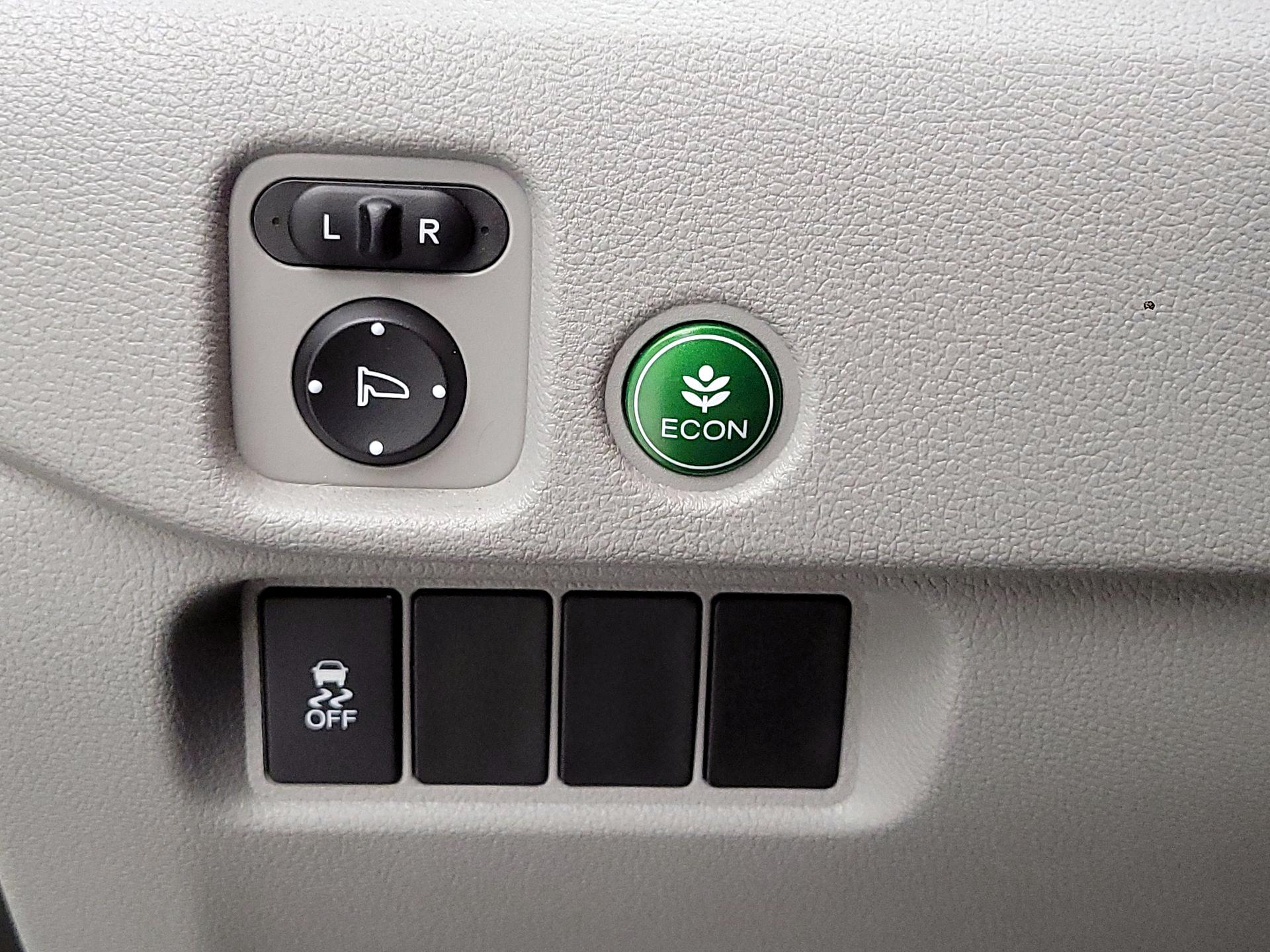 Thumbnail: 2016 Honda Pilot - 13