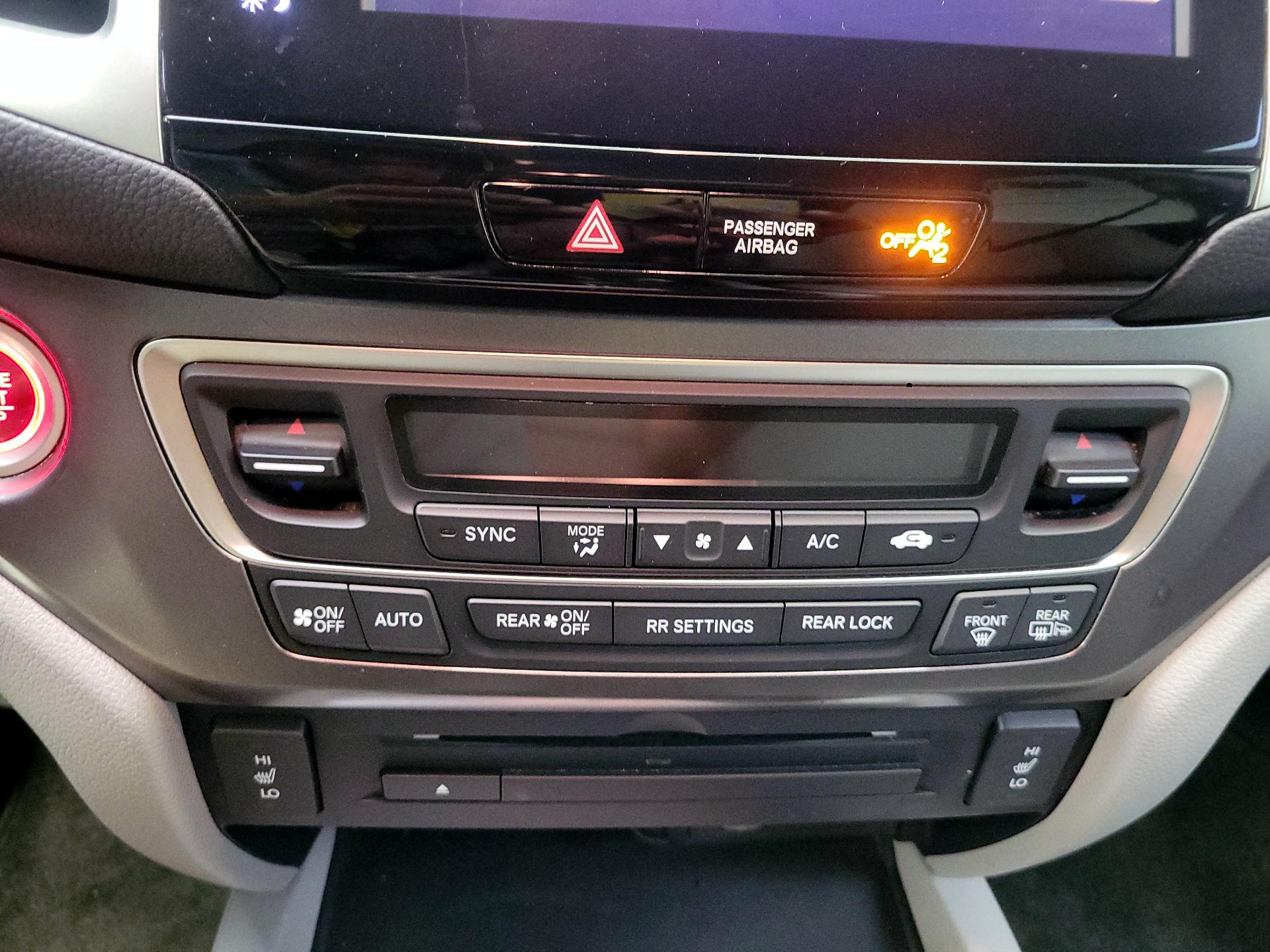 Thumbnail: 2016 Honda Pilot - 16