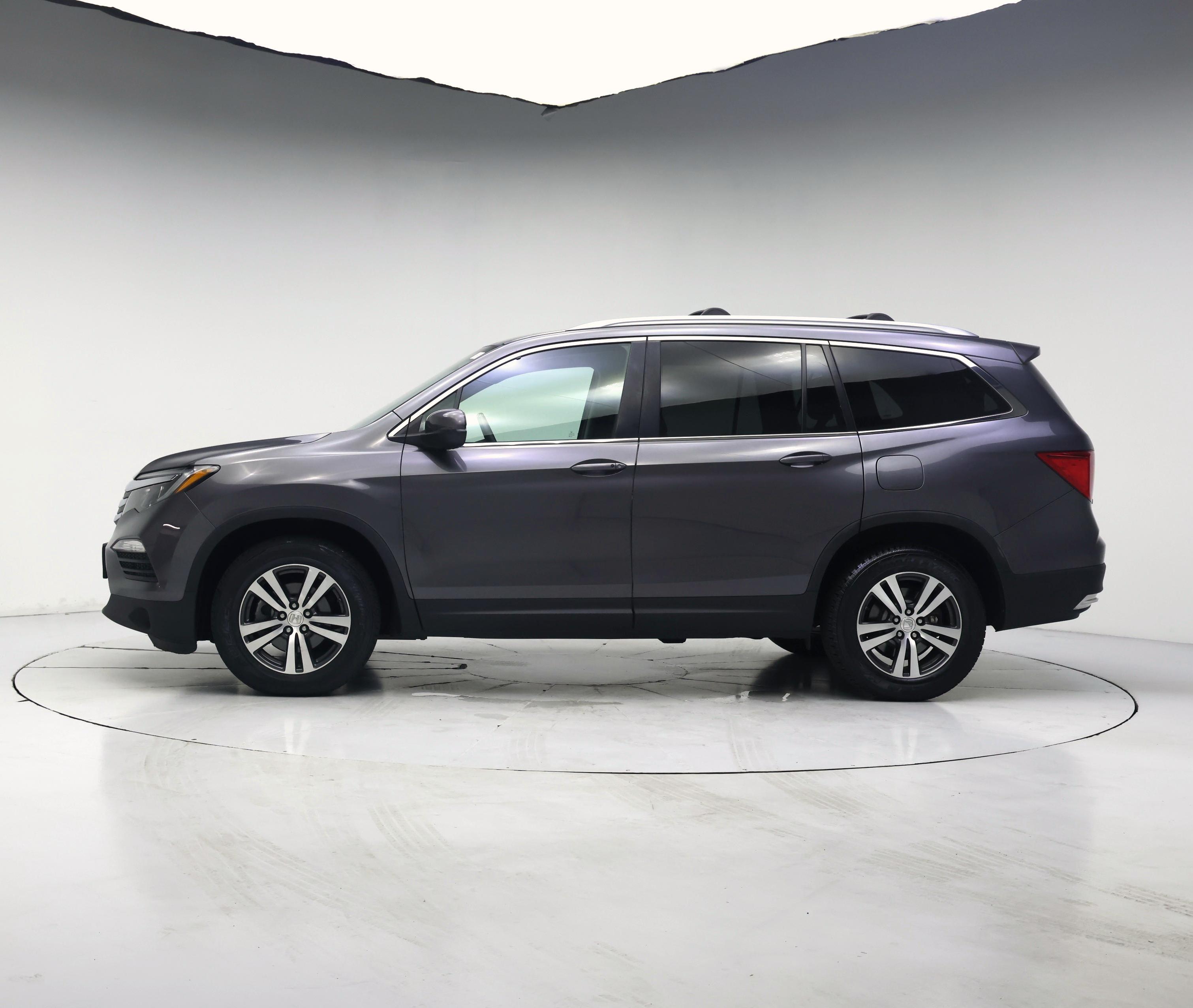 Thumbnail: 2016 Honda Pilot - 3