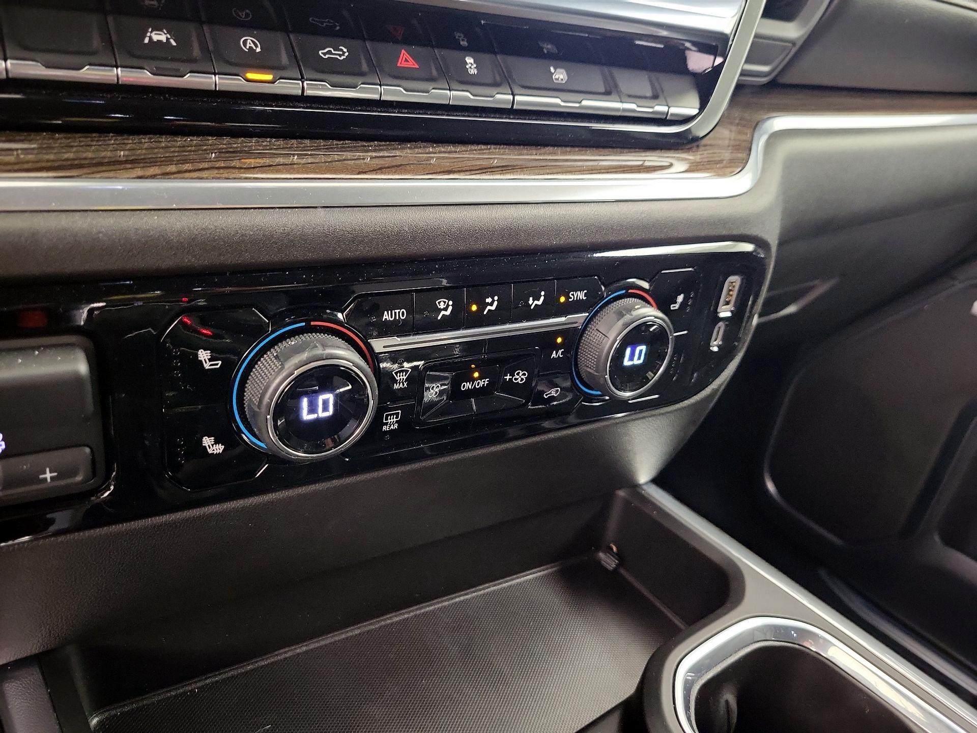 Thumbnail: 2024 Chevrolet Silverado 1500 - 17