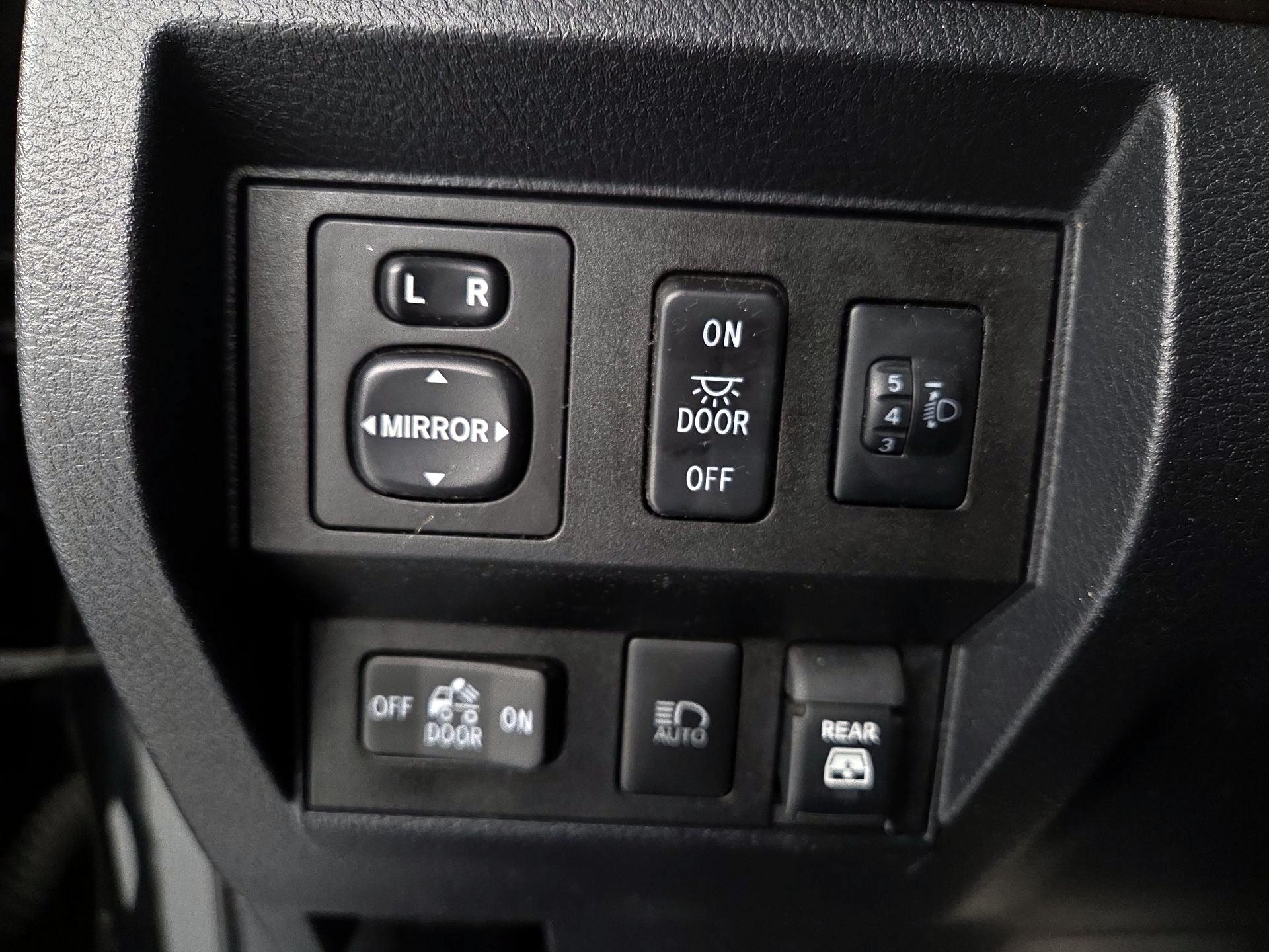 Thumbnail: 2019 Toyota Tundra - 13