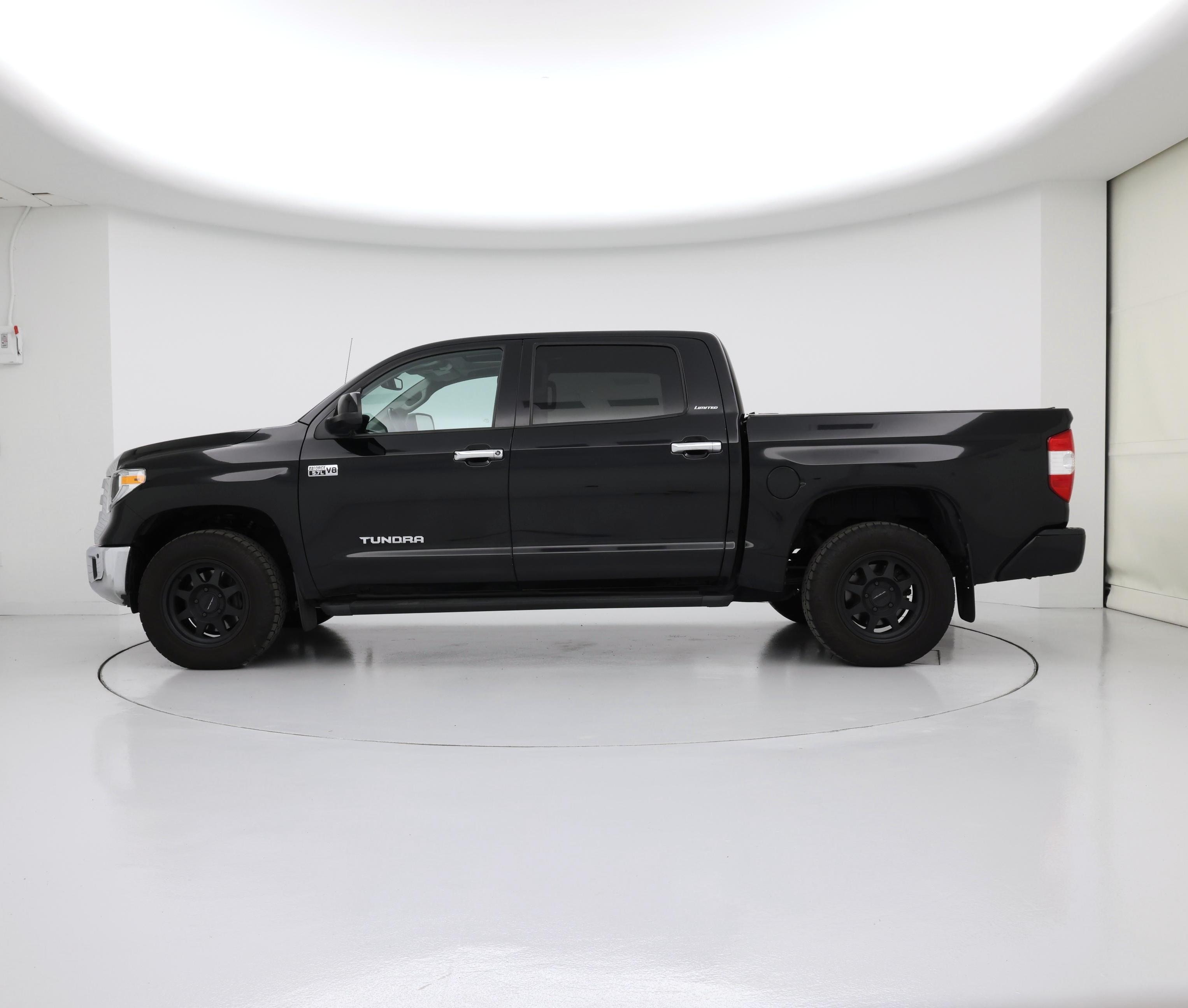 Thumbnail: 2019 Toyota Tundra - 3
