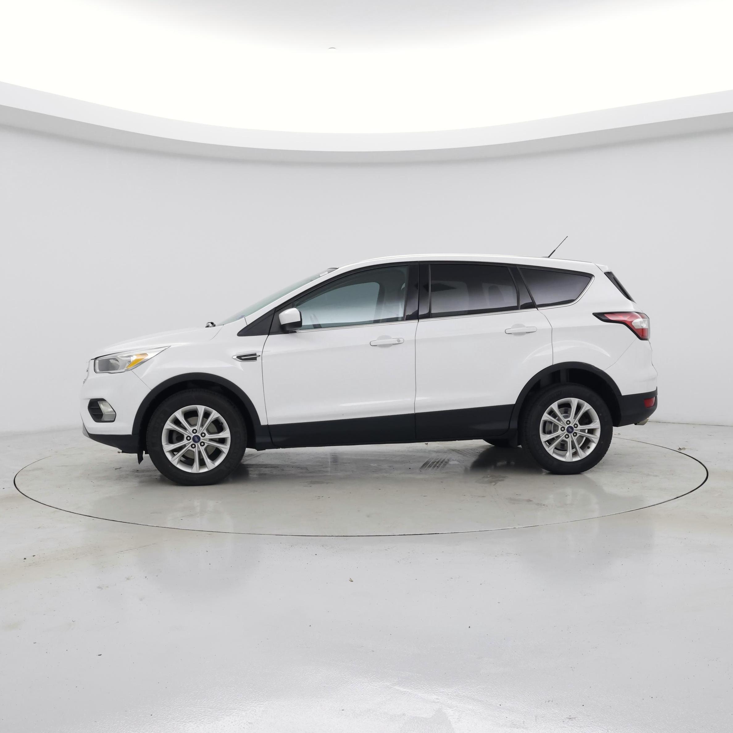 Thumbnail: 2017 Ford Escape - 3