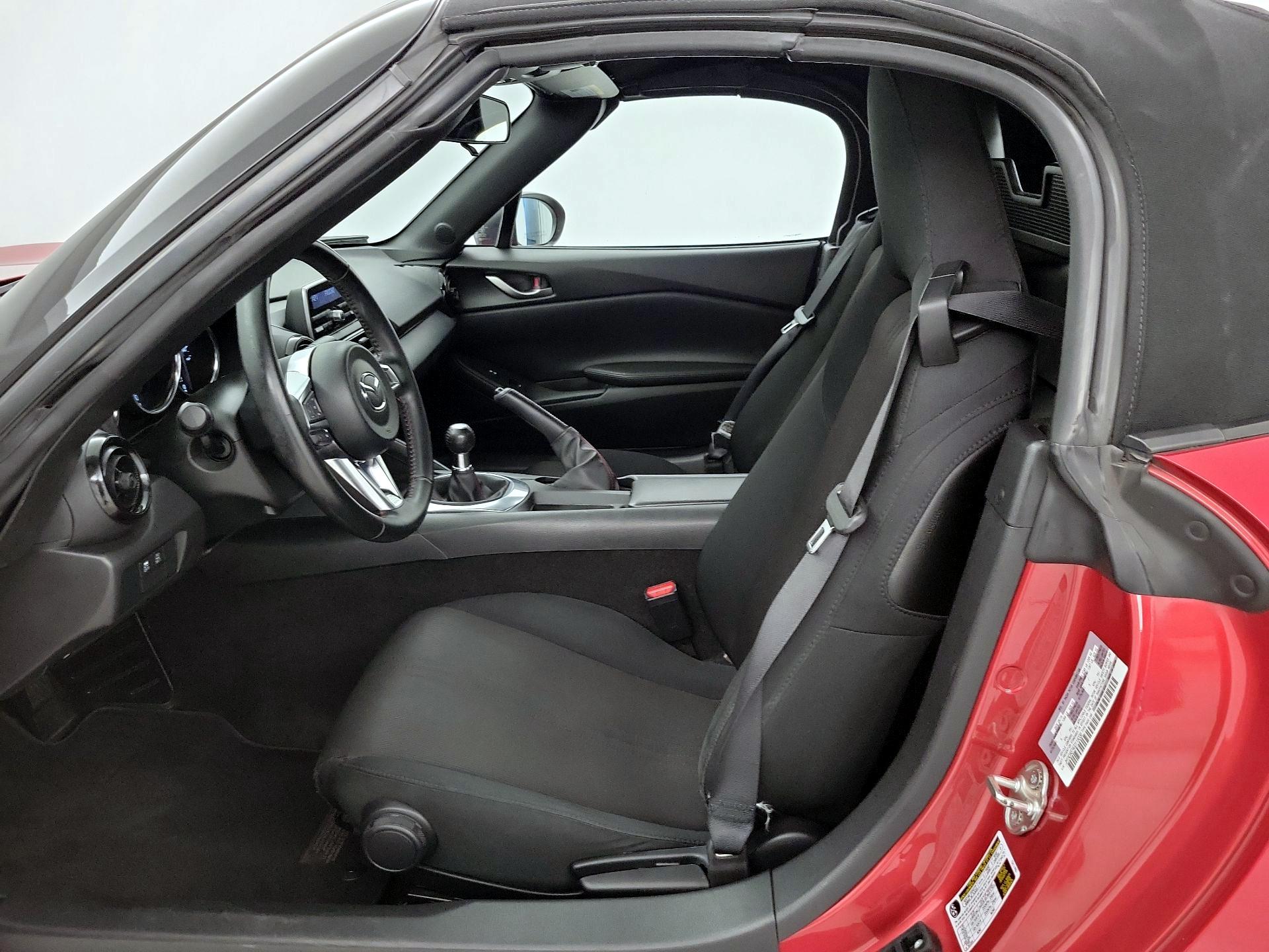 Thumbnail: 2016 Mazda MX-5 Miata - 11