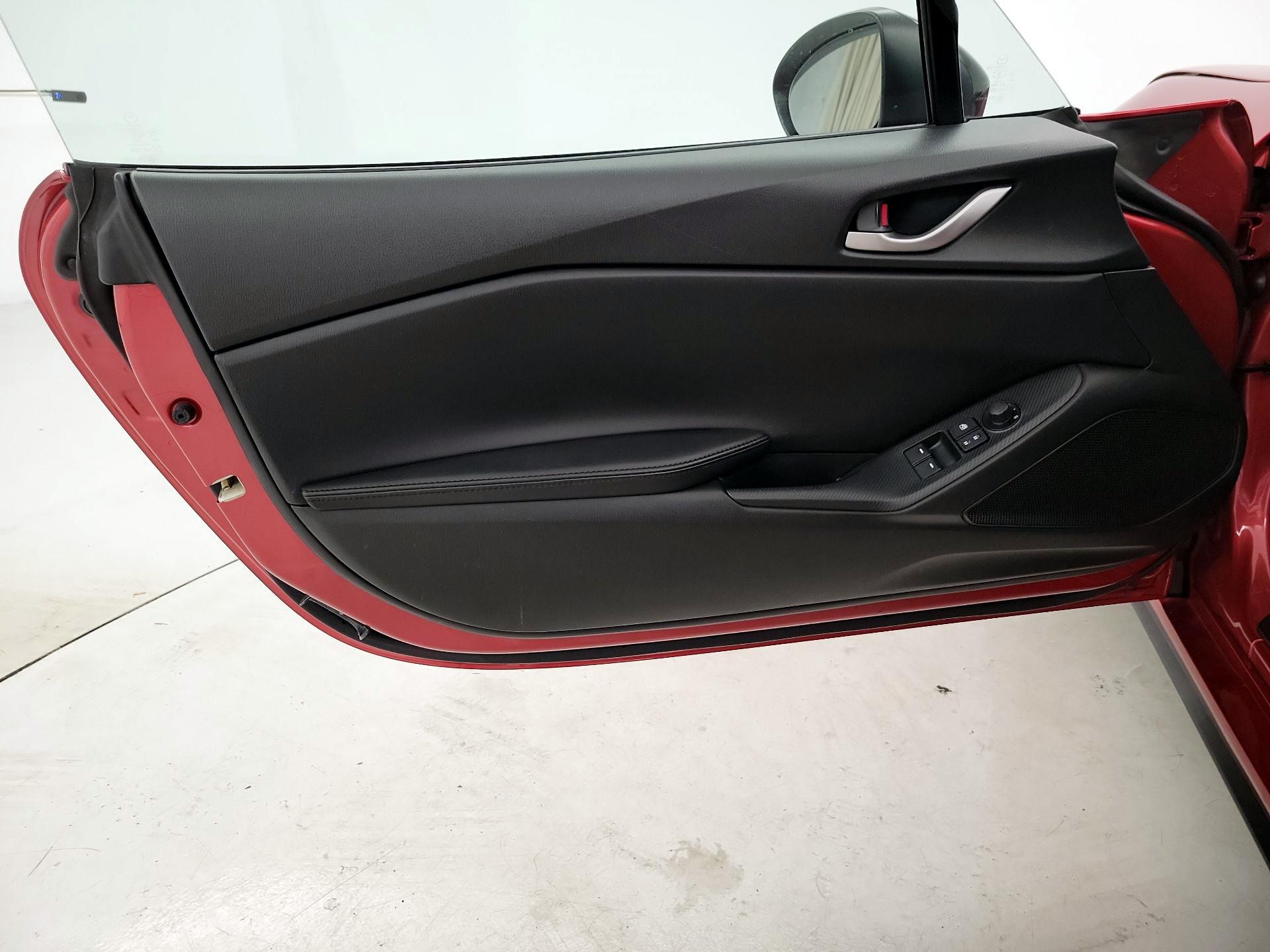Thumbnail: 2016 Mazda MX-5 Miata - 12