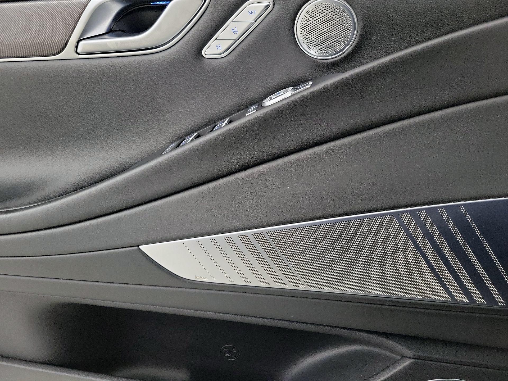 Thumbnail: 2023 Genesis G80 - 12