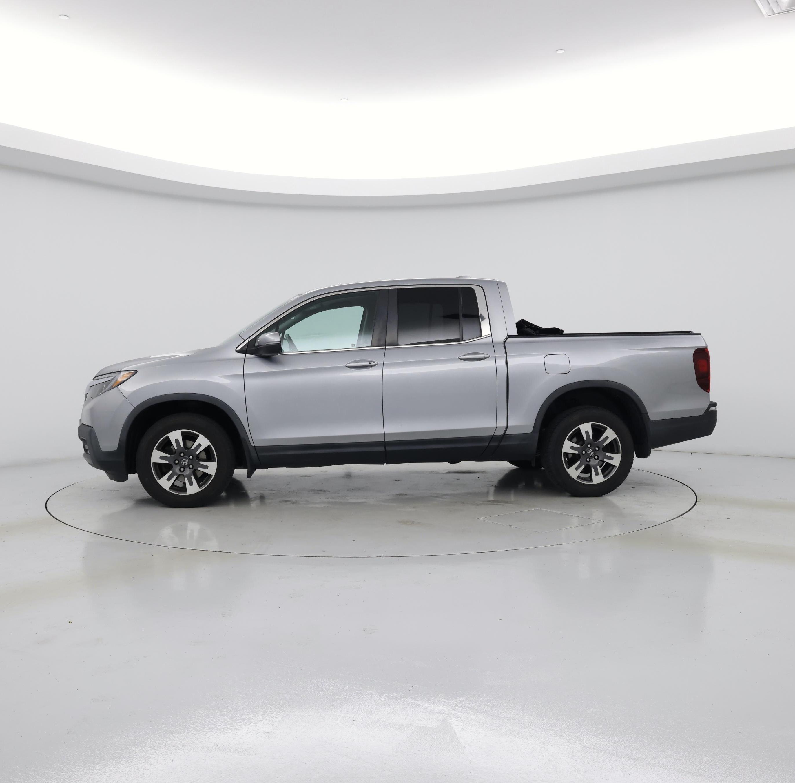Thumbnail: 2017 Honda Ridgeline - 3