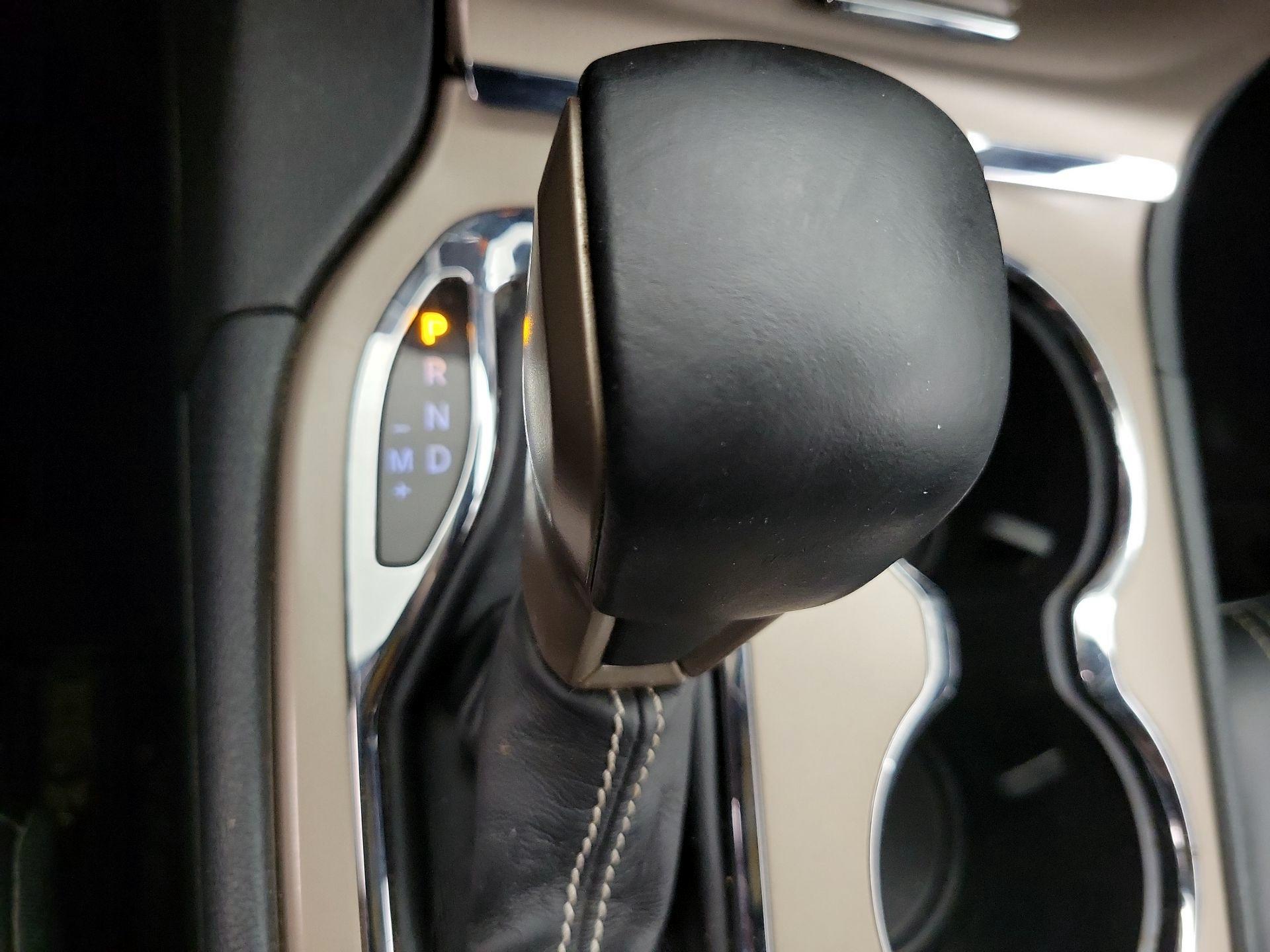 Thumbnail: 2016 Jeep Grand Cherokee - 17