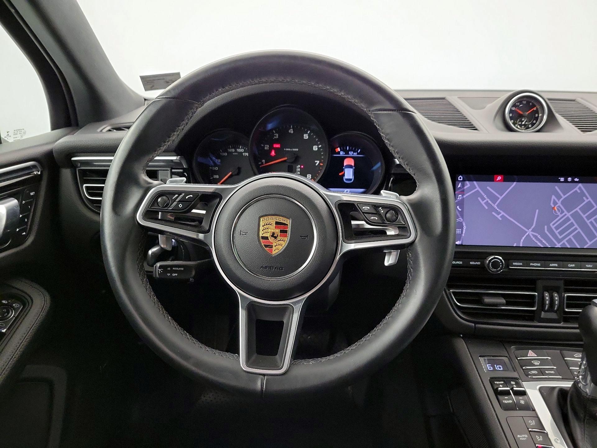 Thumbnail: 2020 Porsche Macan - 10