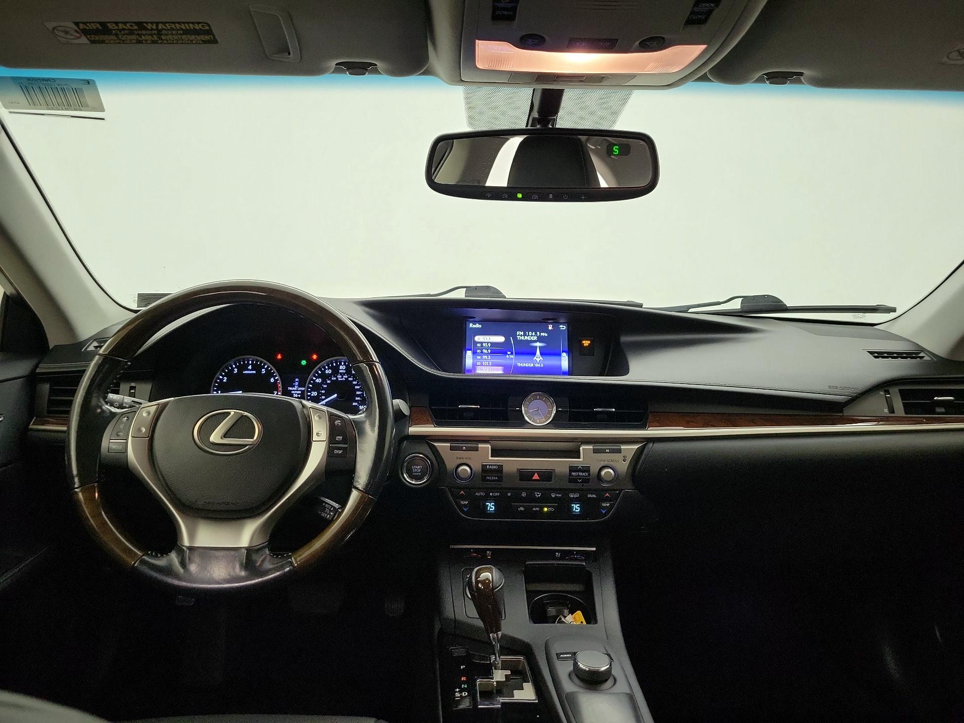 Thumbnail: 2015 Lexus ES - 9
