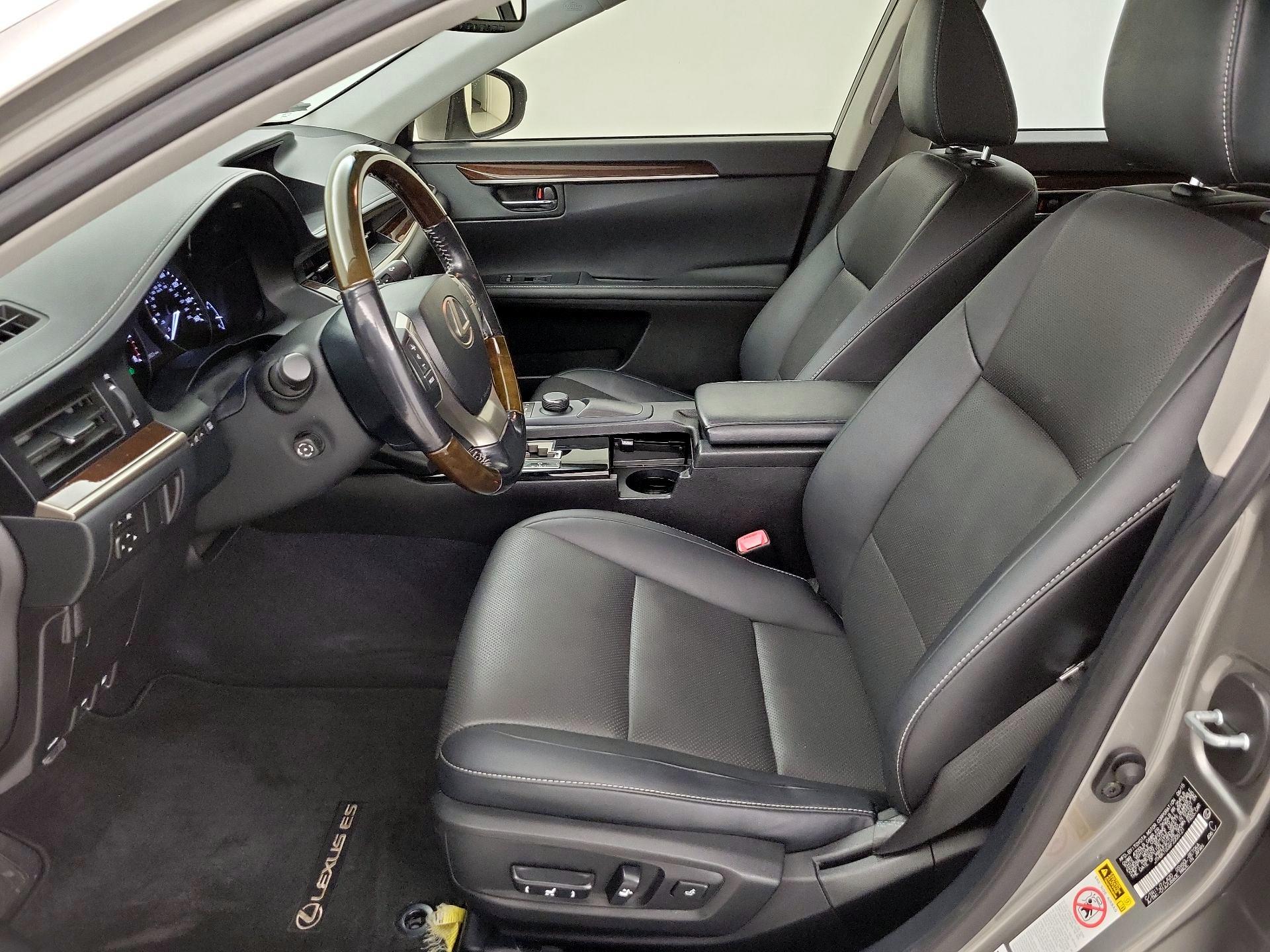 Thumbnail: 2015 Lexus ES - 11