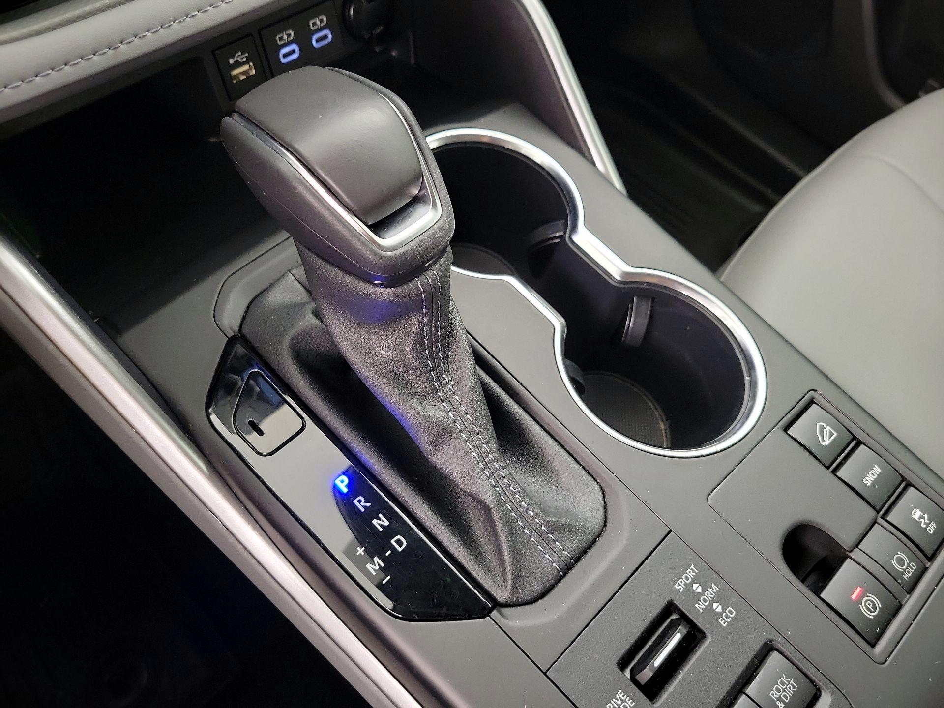 Thumbnail: 2024 Toyota Highlander - 17