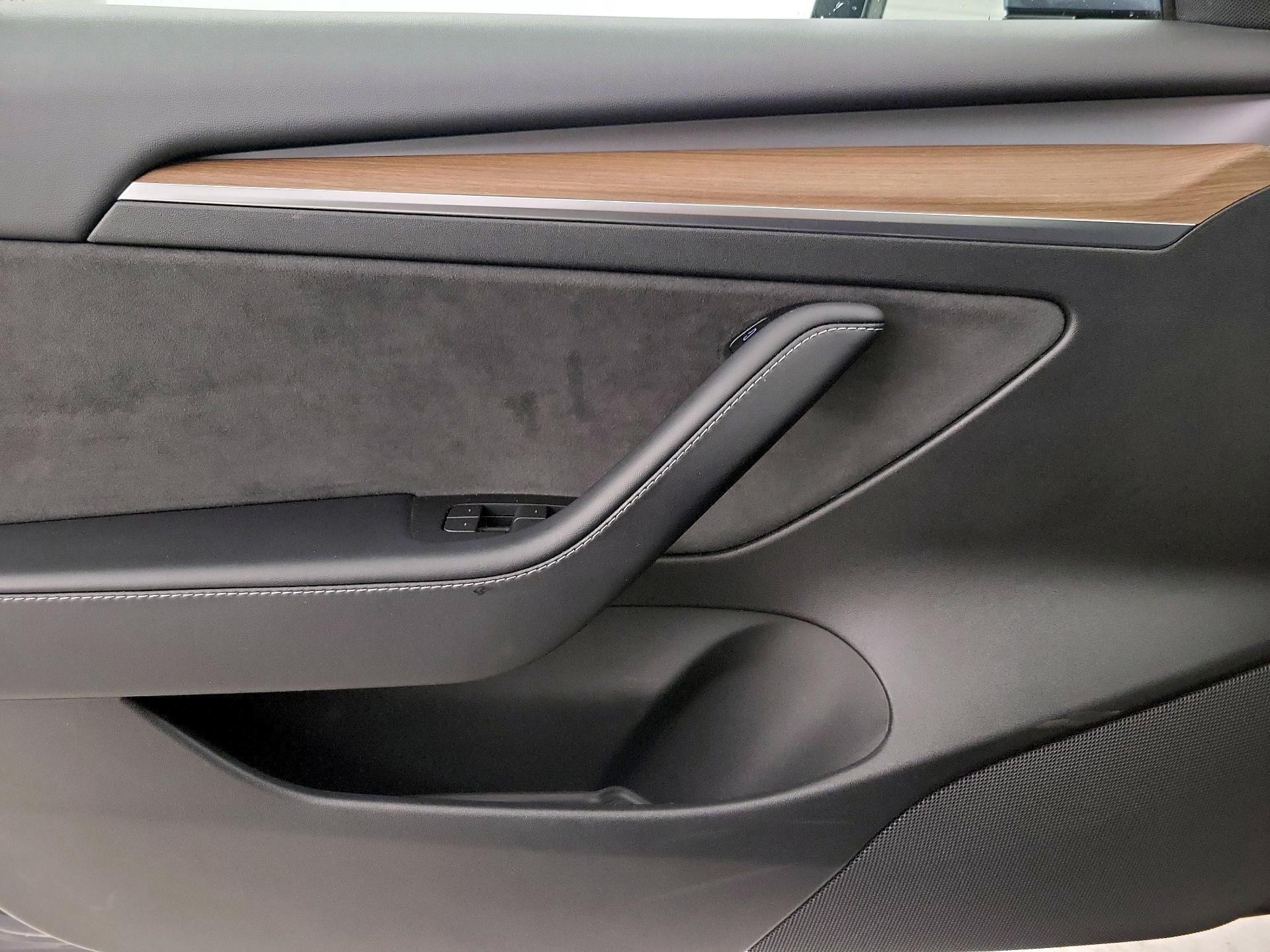 Thumbnail: 2022 Tesla Model 3 - 12
