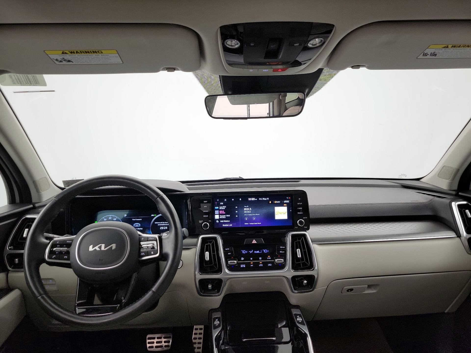 Thumbnail: 2023 Kia Sorento - 9