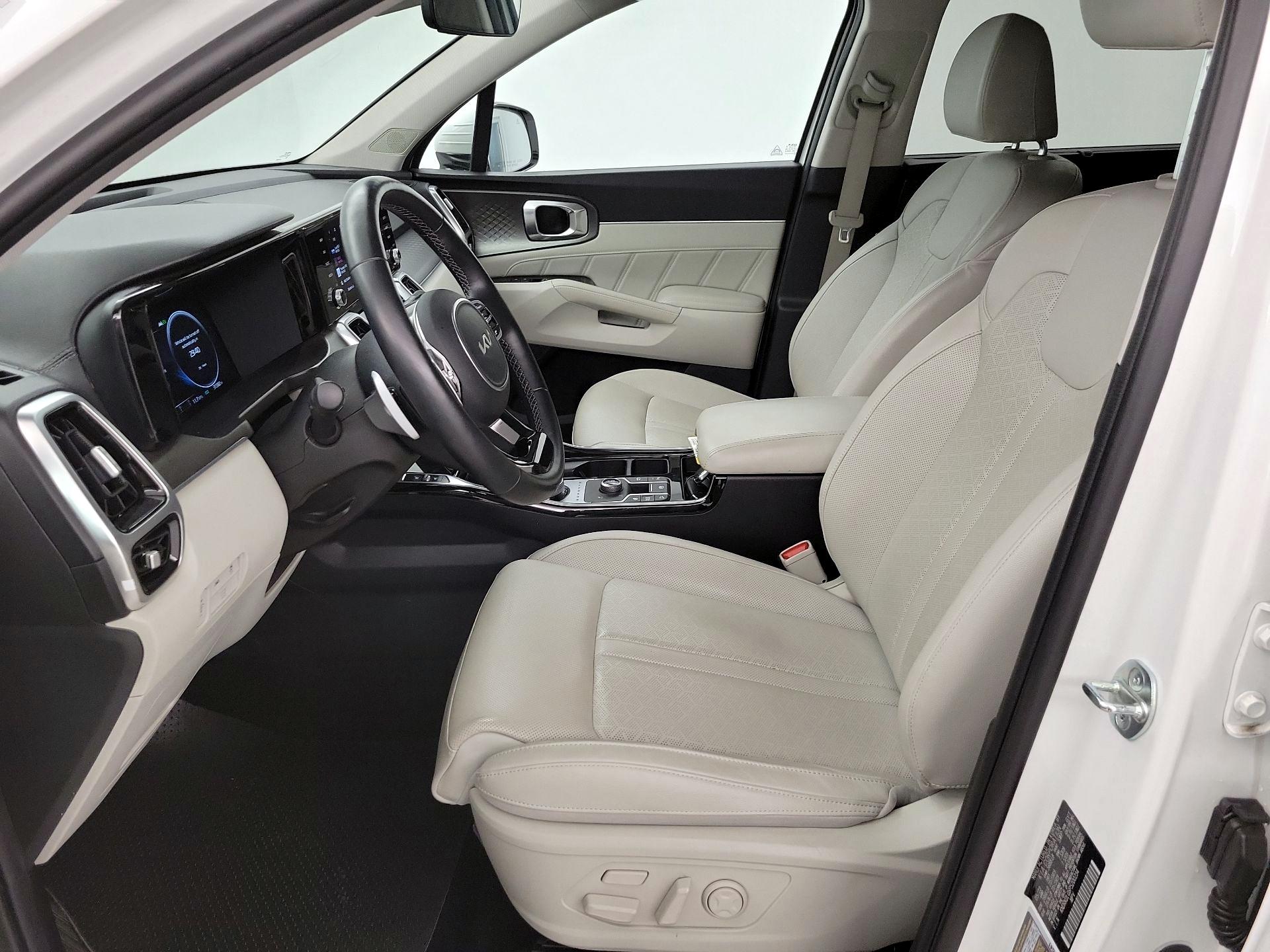 Thumbnail: 2023 Kia Sorento - 11