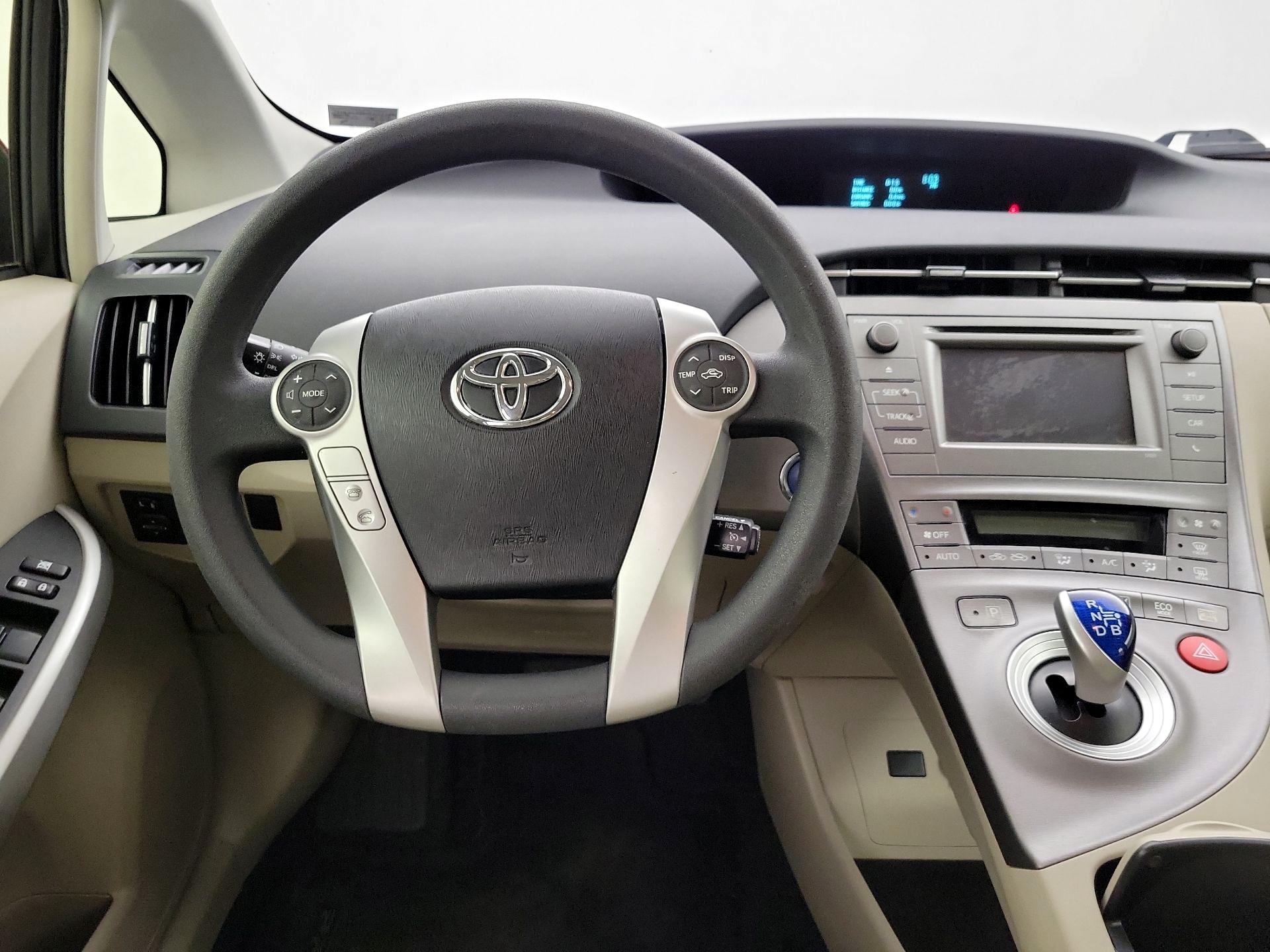 Thumbnail: 2014 Toyota Prius - 10