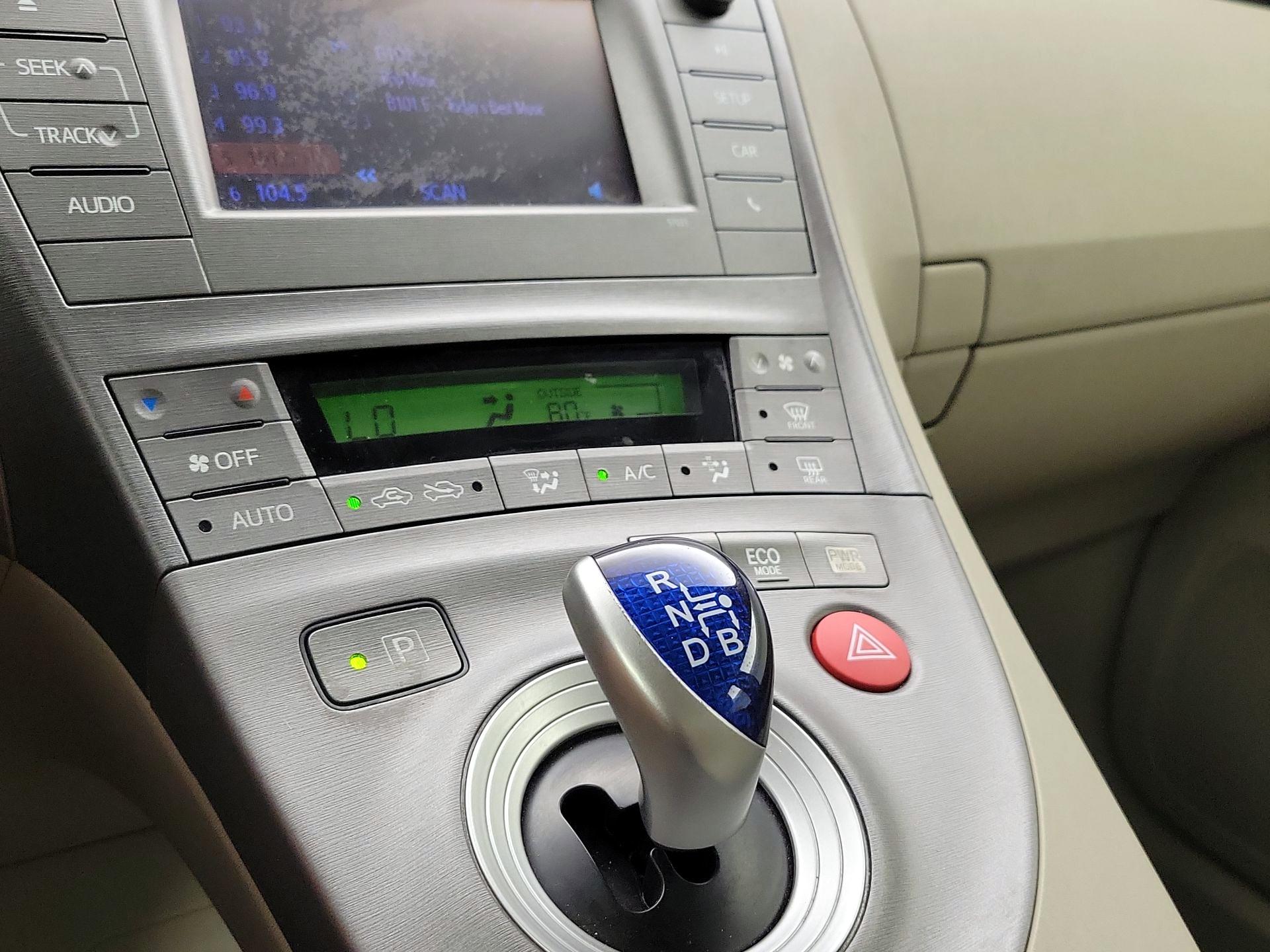 Thumbnail: 2014 Toyota Prius - 15