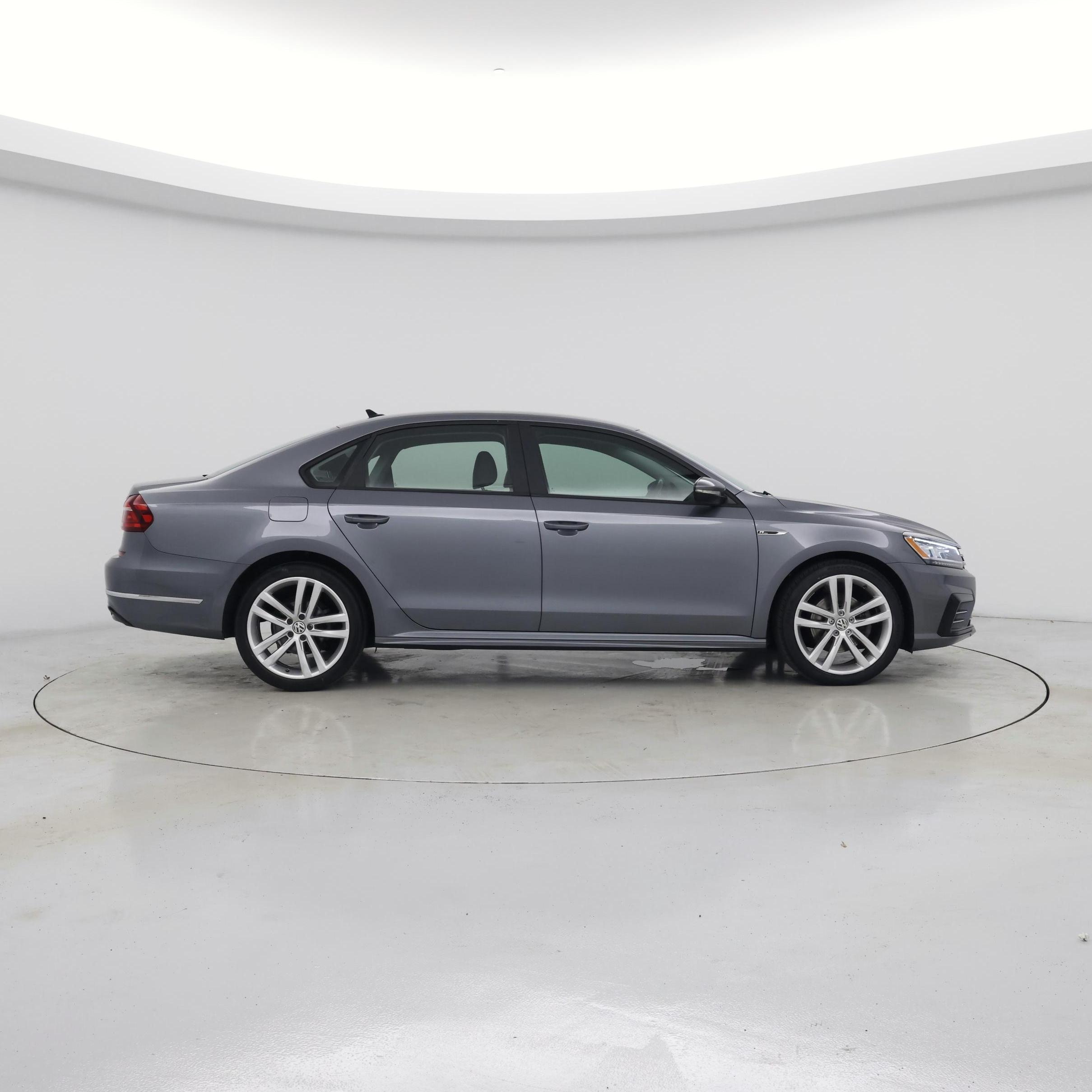 Thumbnail: 2018 Volkswagen Passat - 7