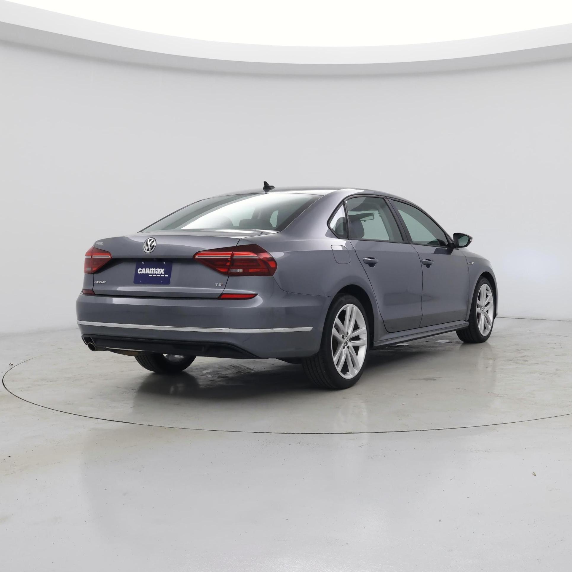 Thumbnail: 2018 Volkswagen Passat - 8