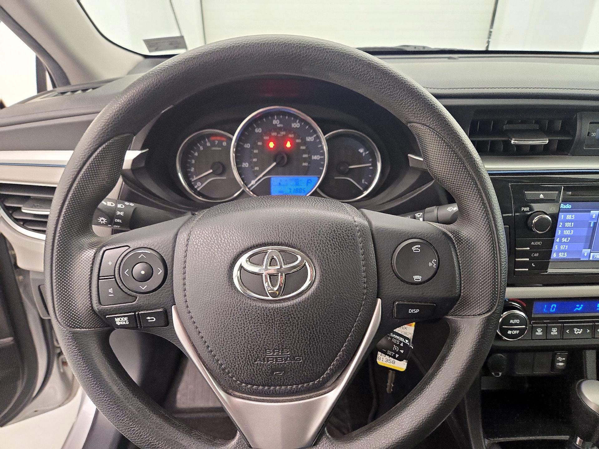 Thumbnail: 2015 Toyota Corolla - 10