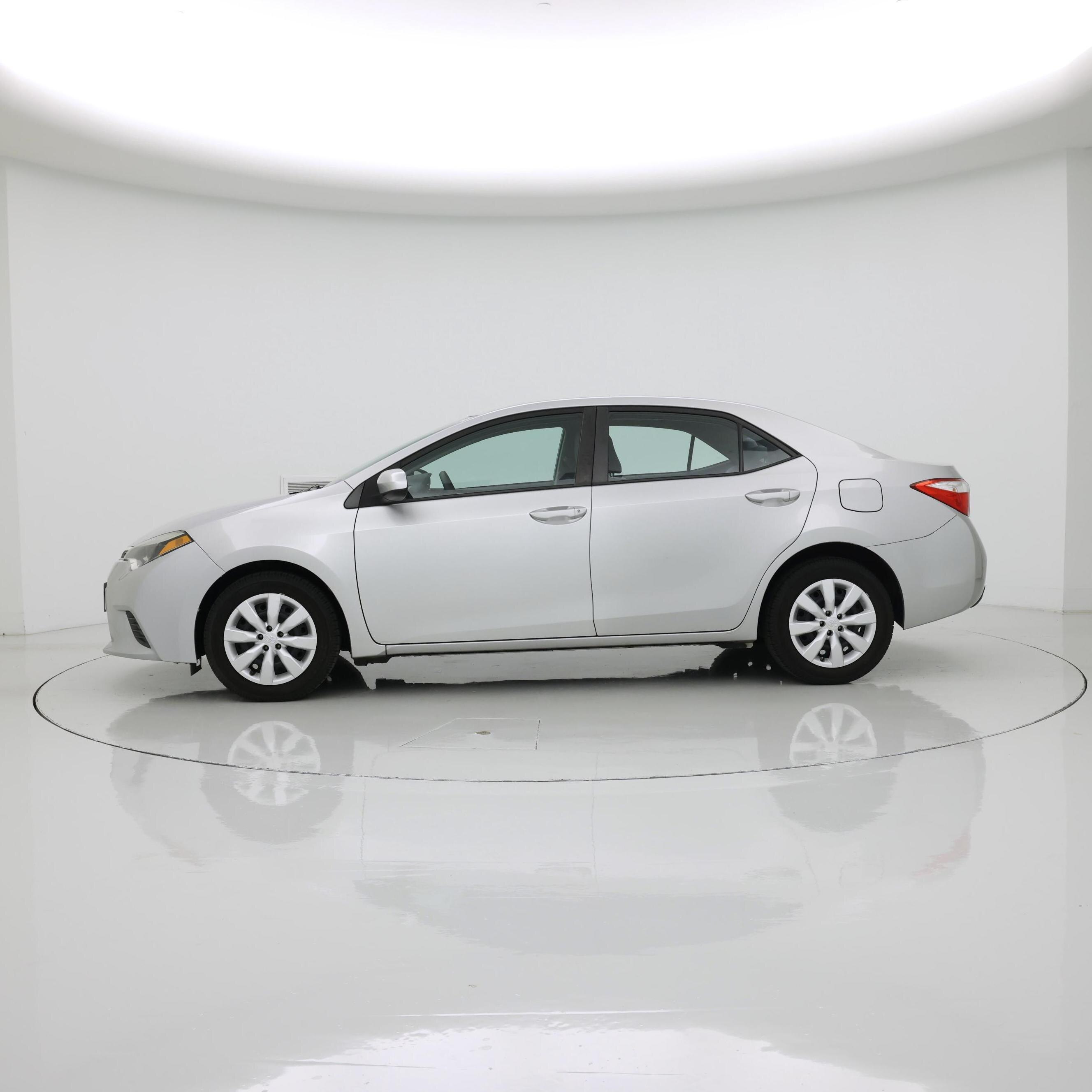 Thumbnail: 2015 Toyota Corolla - 3